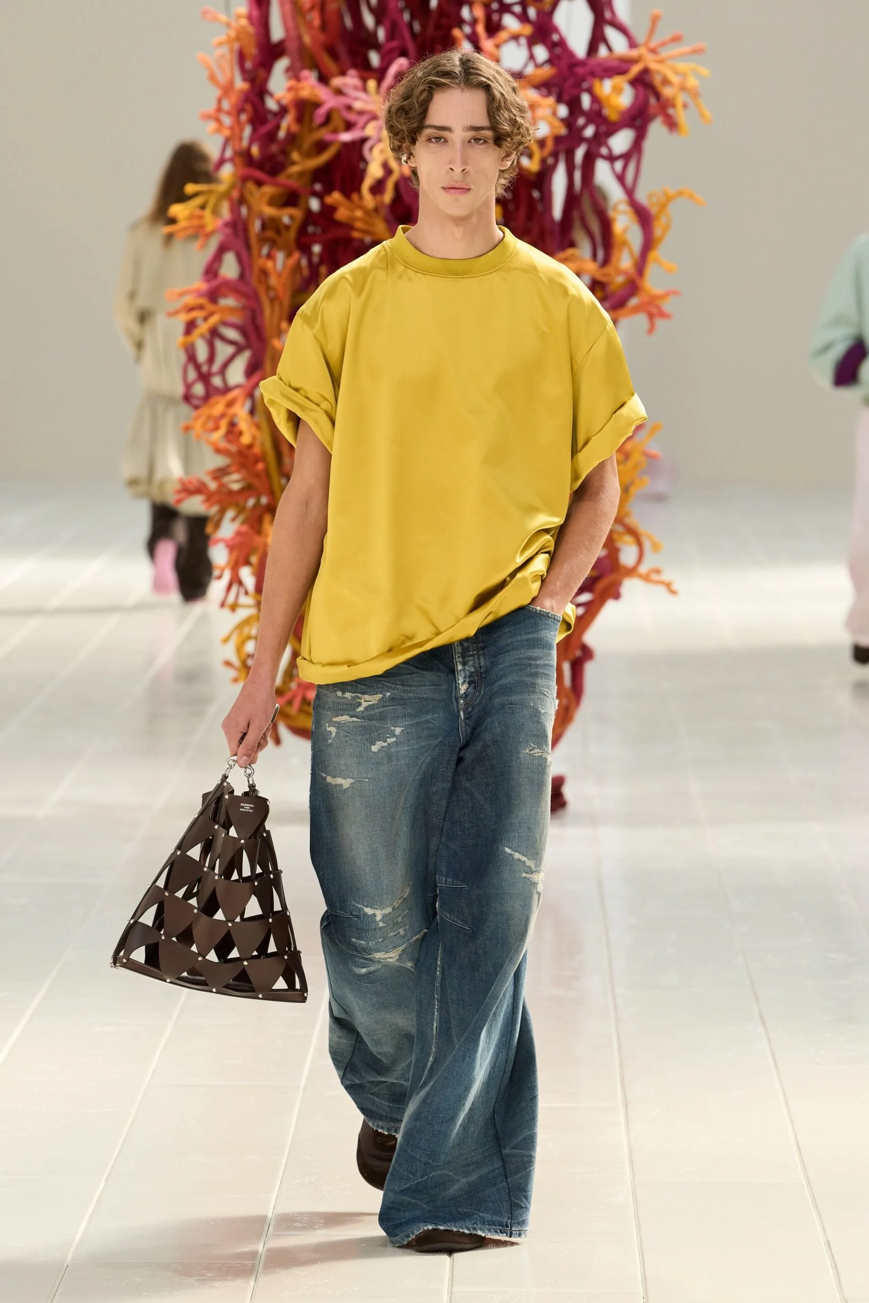 balenciaga-spring-2027-ready-to-wear-look-56-scaled.jpg