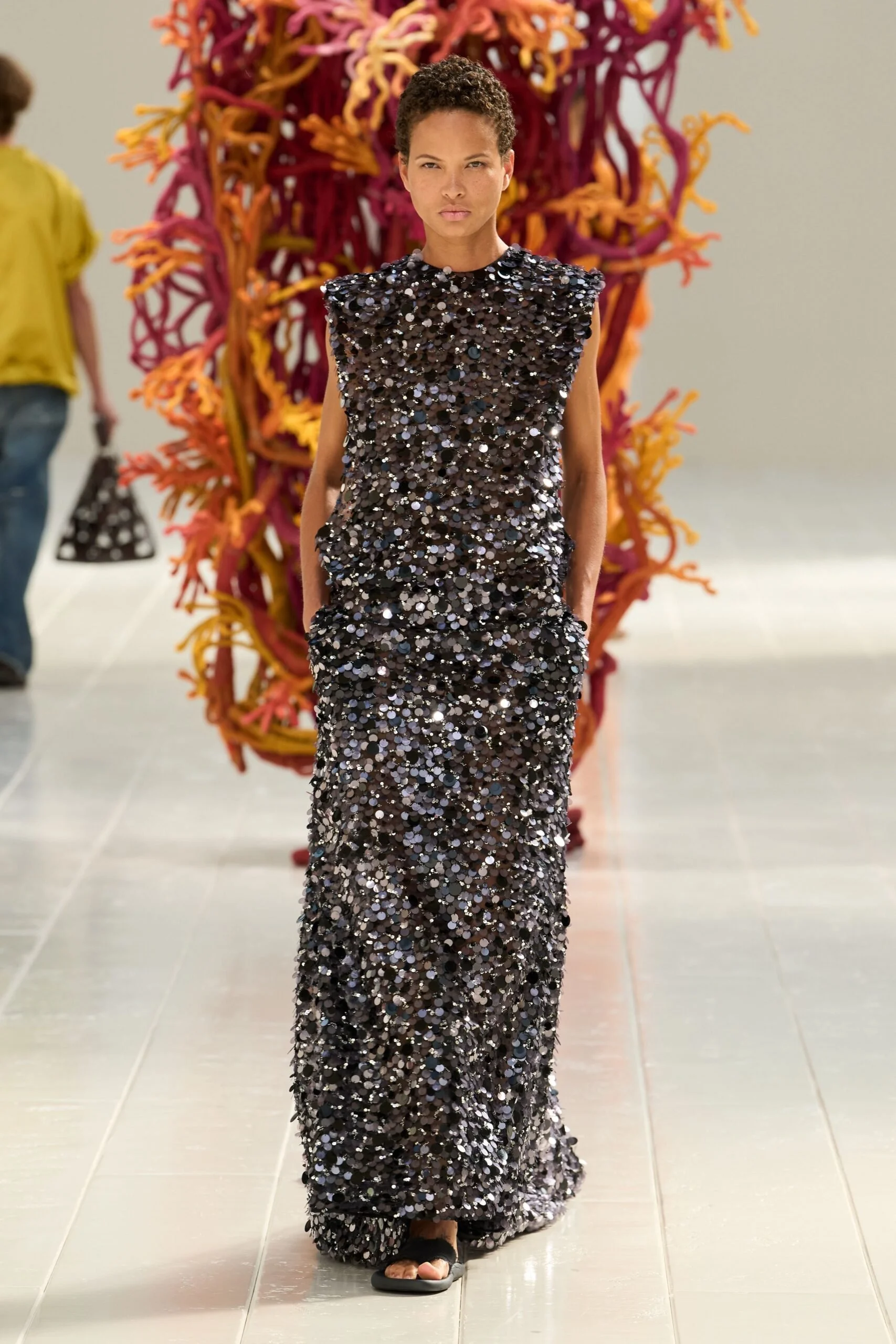 balenciaga-spring-2027-ready-to-wear-look-65-scaled.jpg