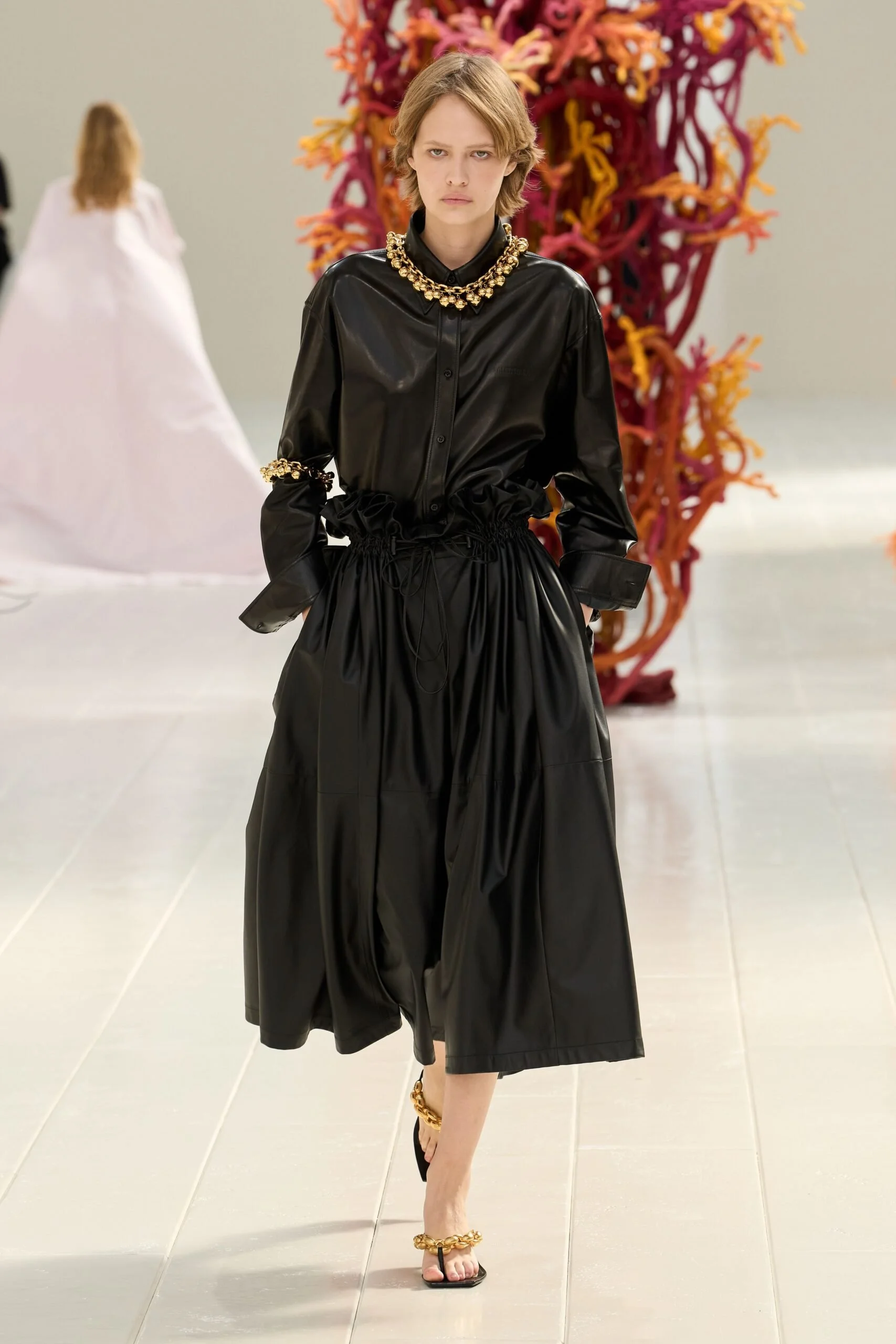 balenciaga-spring-2027-ready-to-wear-look-67-scaled.jpg