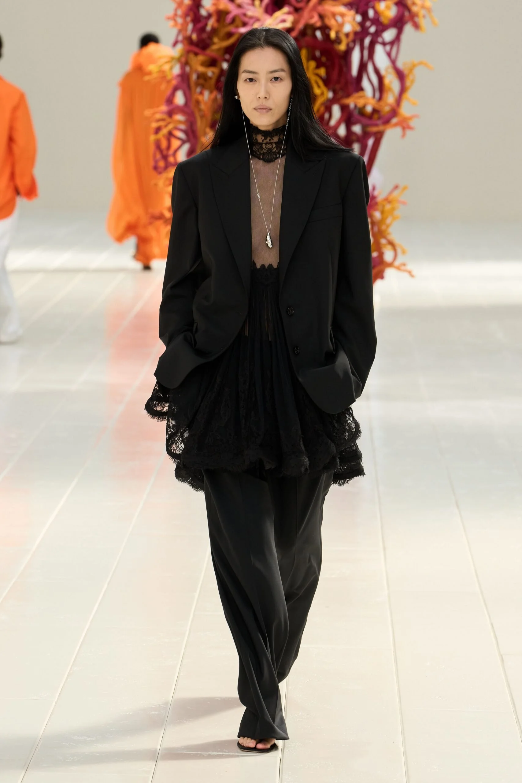 balenciaga-spring-2027-ready-to-wear-look-70-scaled.jpg