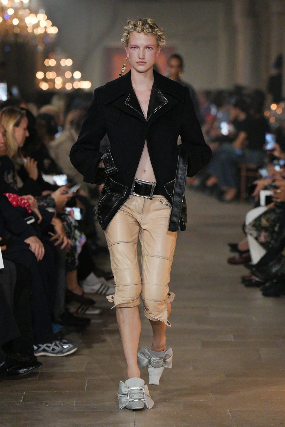 acne-studios-spring-2027-ready-to-wear-look-02.jpg