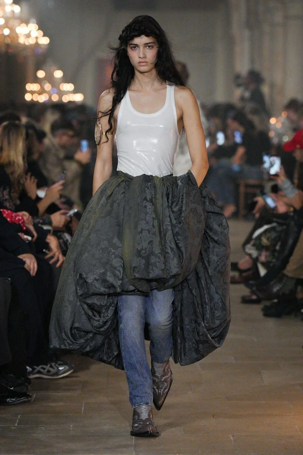 acne-studios-spring-2027-ready-to-wear-look-04.jpg