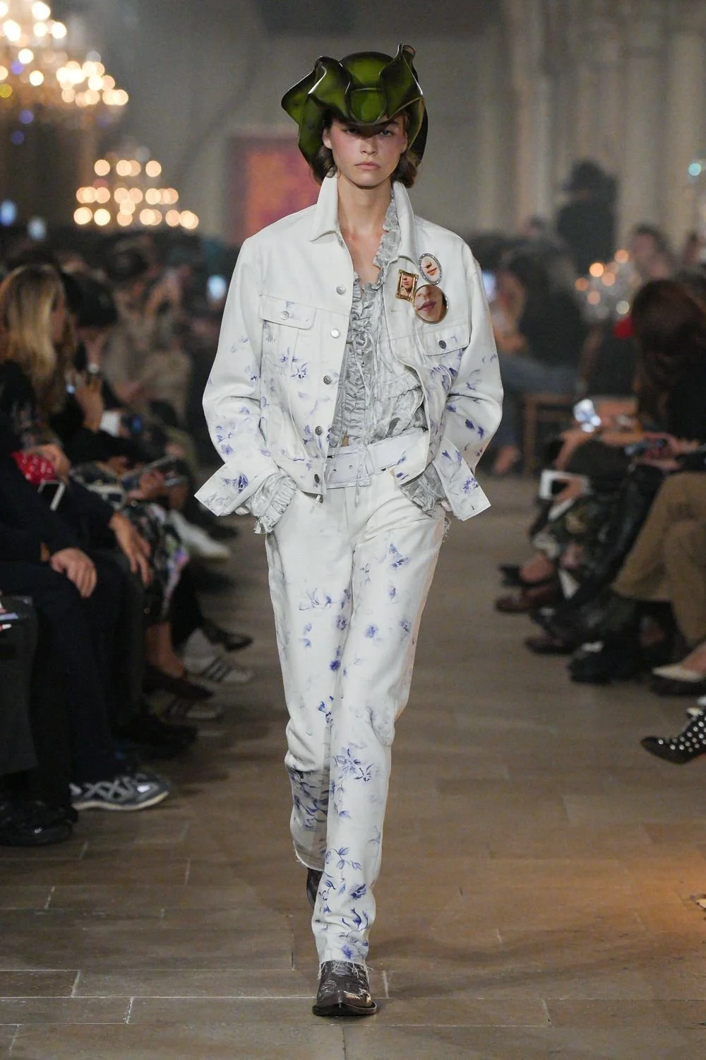 acne-studios-spring-2027-ready-to-wear-look-17.jpg