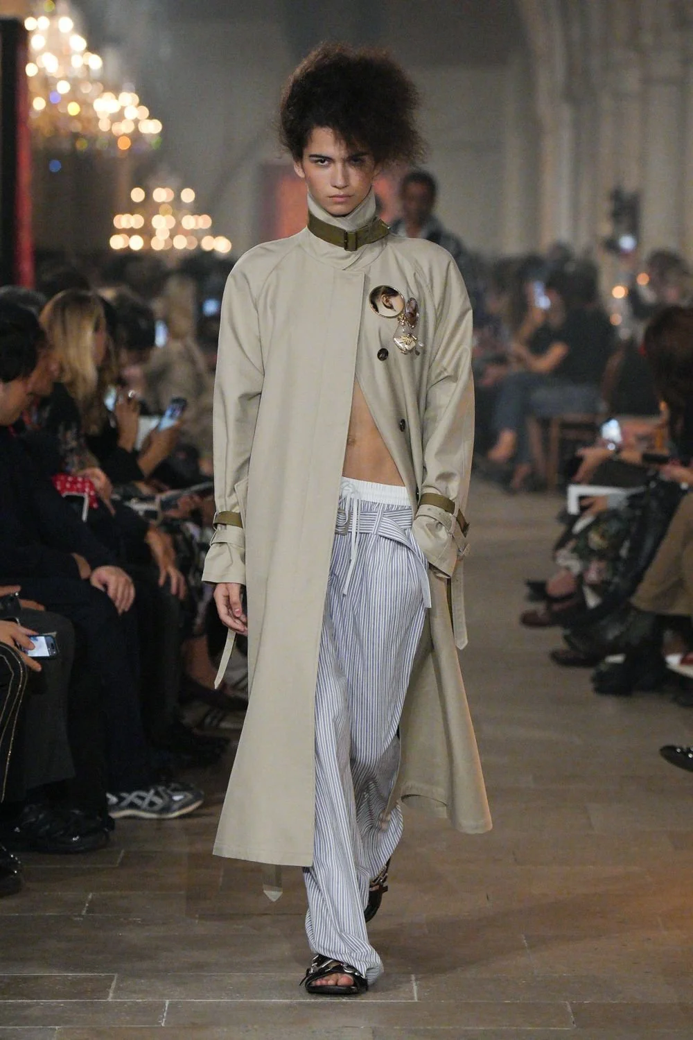 acne-studios-spring-2027-ready-to-wear-look-26.jpg