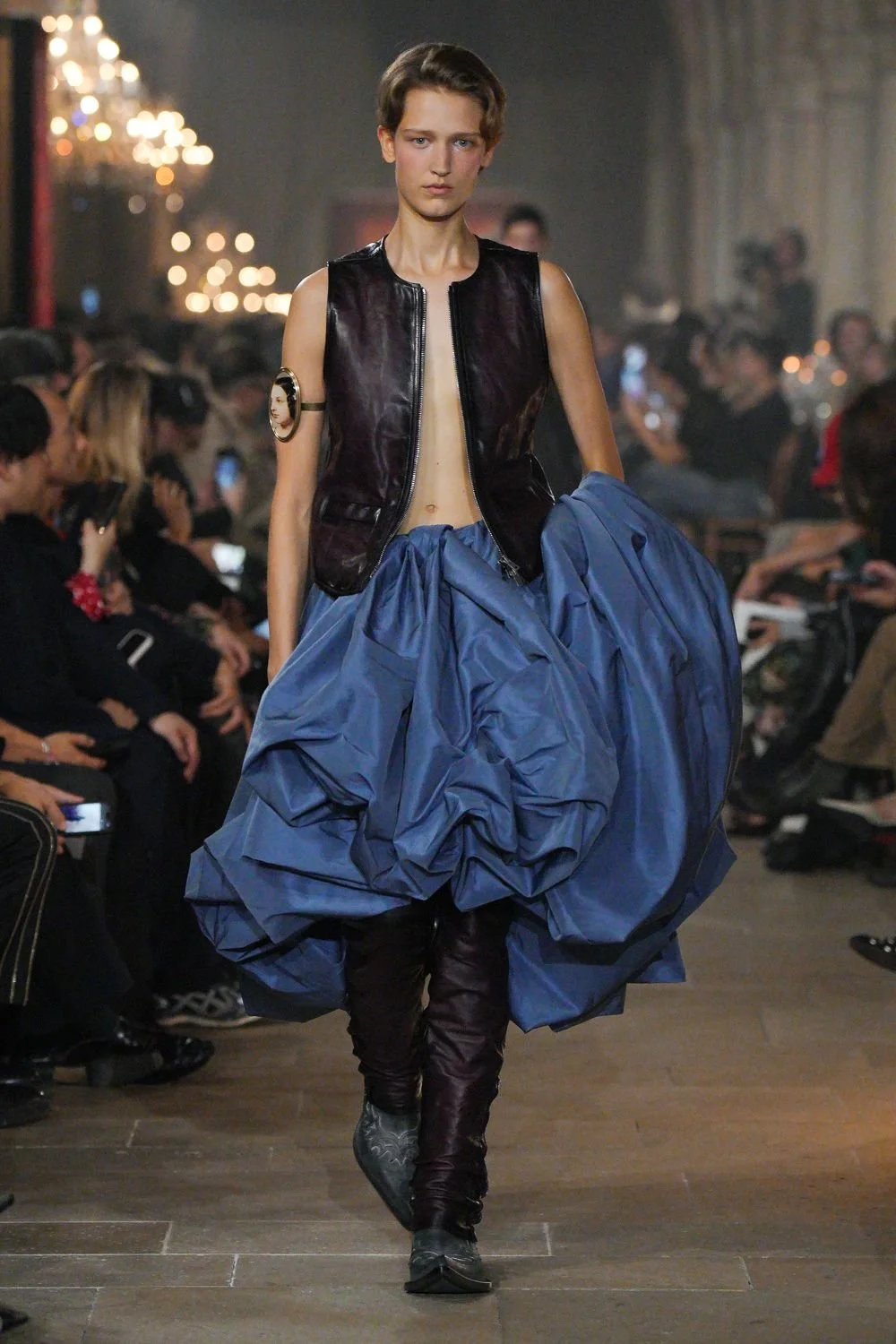 acne-studios-spring-2027-ready-to-wear-look-48.jpg