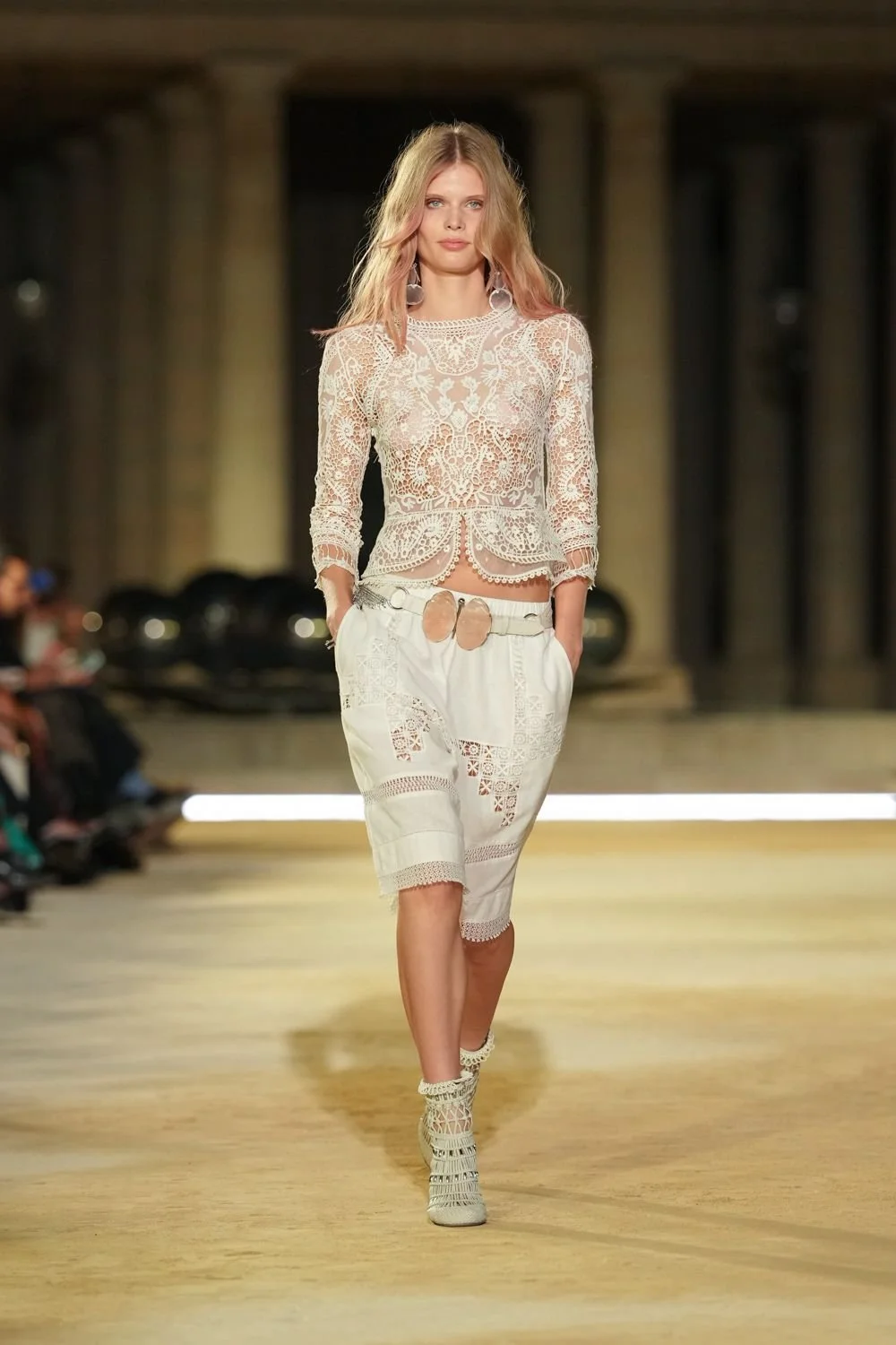 isabel-marant-spring-2027-ready-to-wear-look-01.jpg