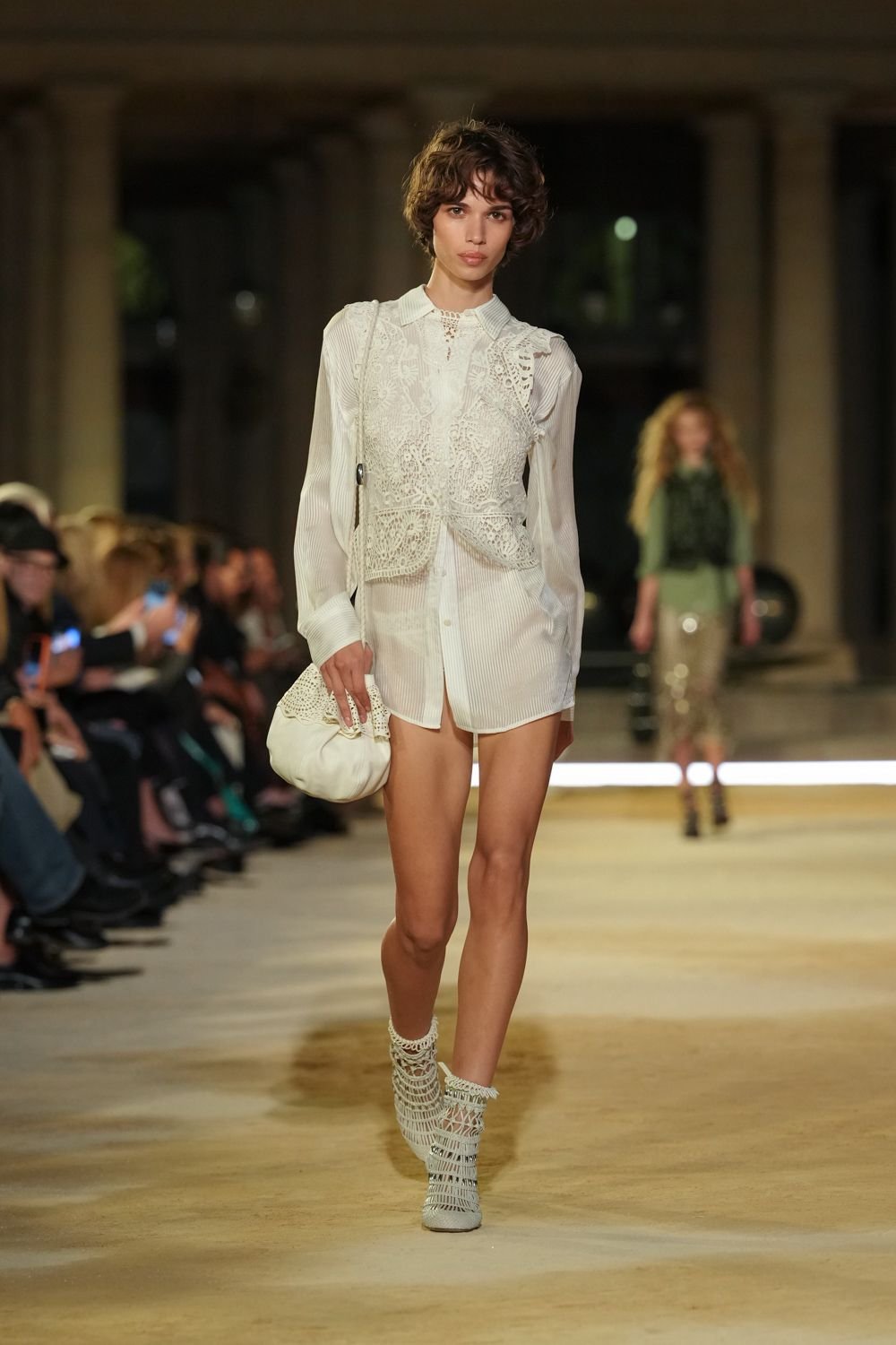 isabel-marant-spring-2027-ready-to-wear-look-04.jpg