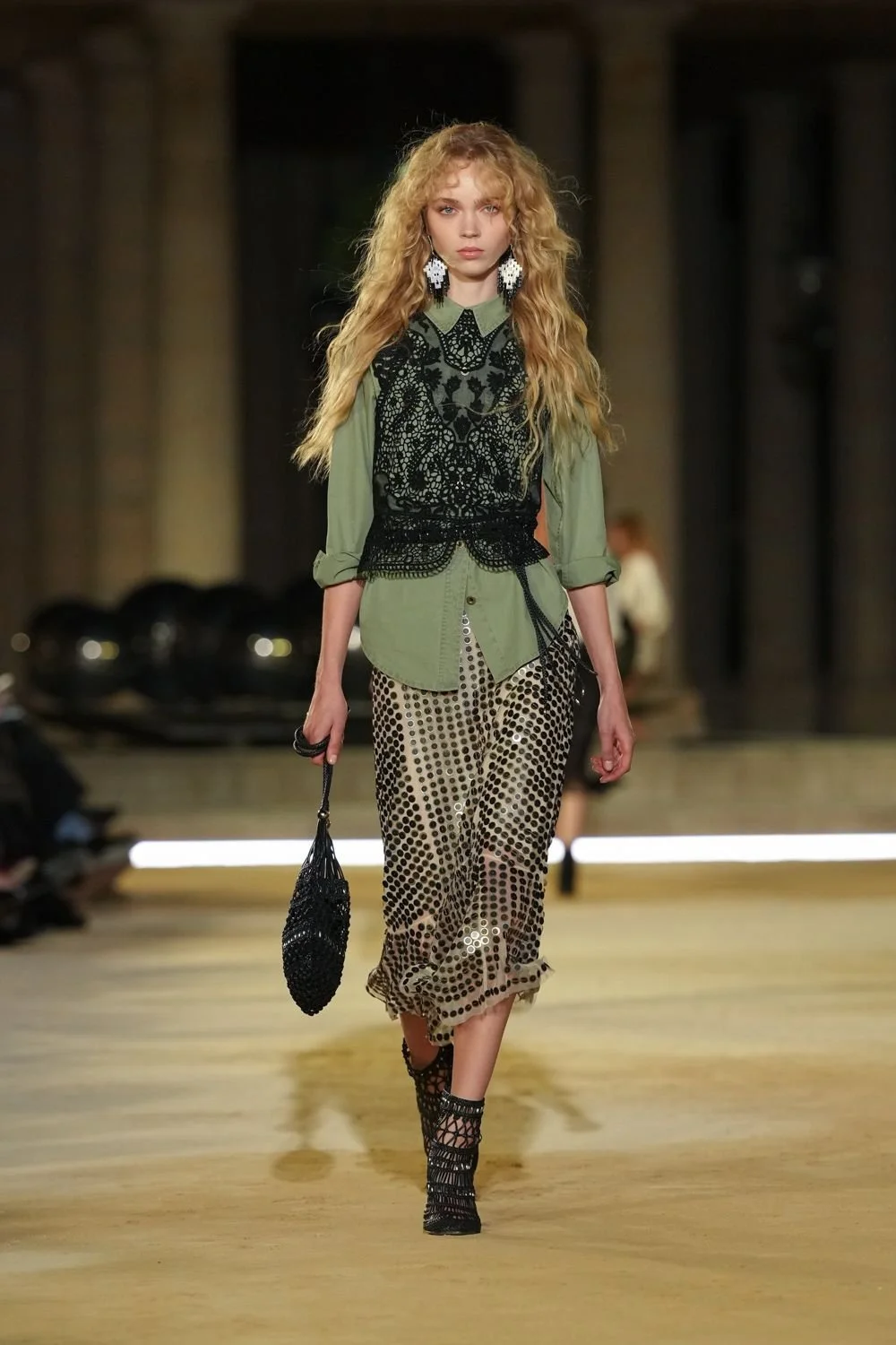 isabel-marant-spring-2027-ready-to-wear-look-05.jpg