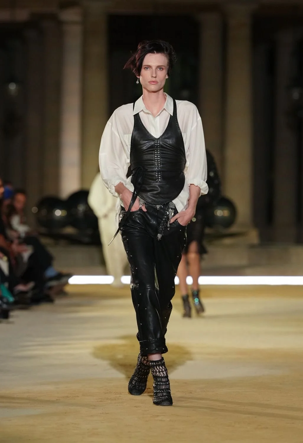 isabel-marant-spring-2027-ready-to-wear-look-10.jpg