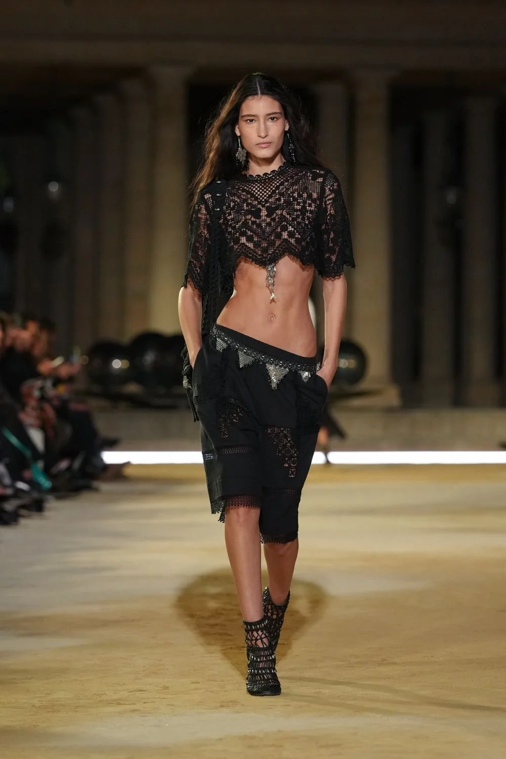 isabel-marant-spring-2027-ready-to-wear-look-27.jpg
