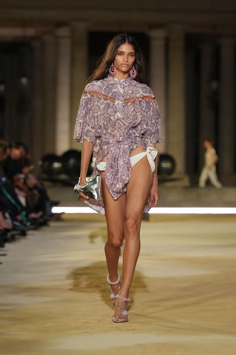 isabel-marant-spring-2027-ready-to-wear-look-42.jpg