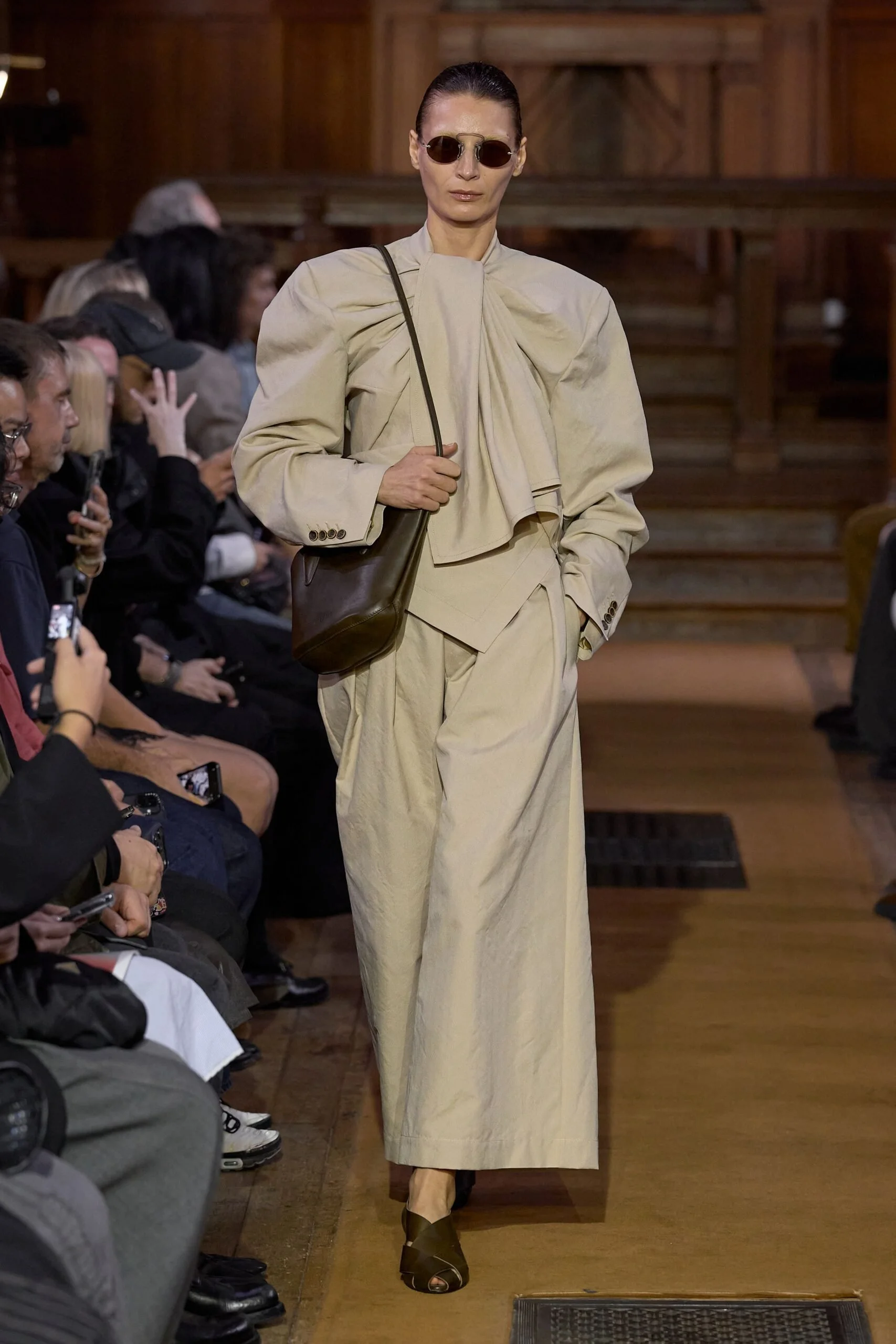 uma-wang-spring-2027-ready-to-wear-look-03-scaled.jpg