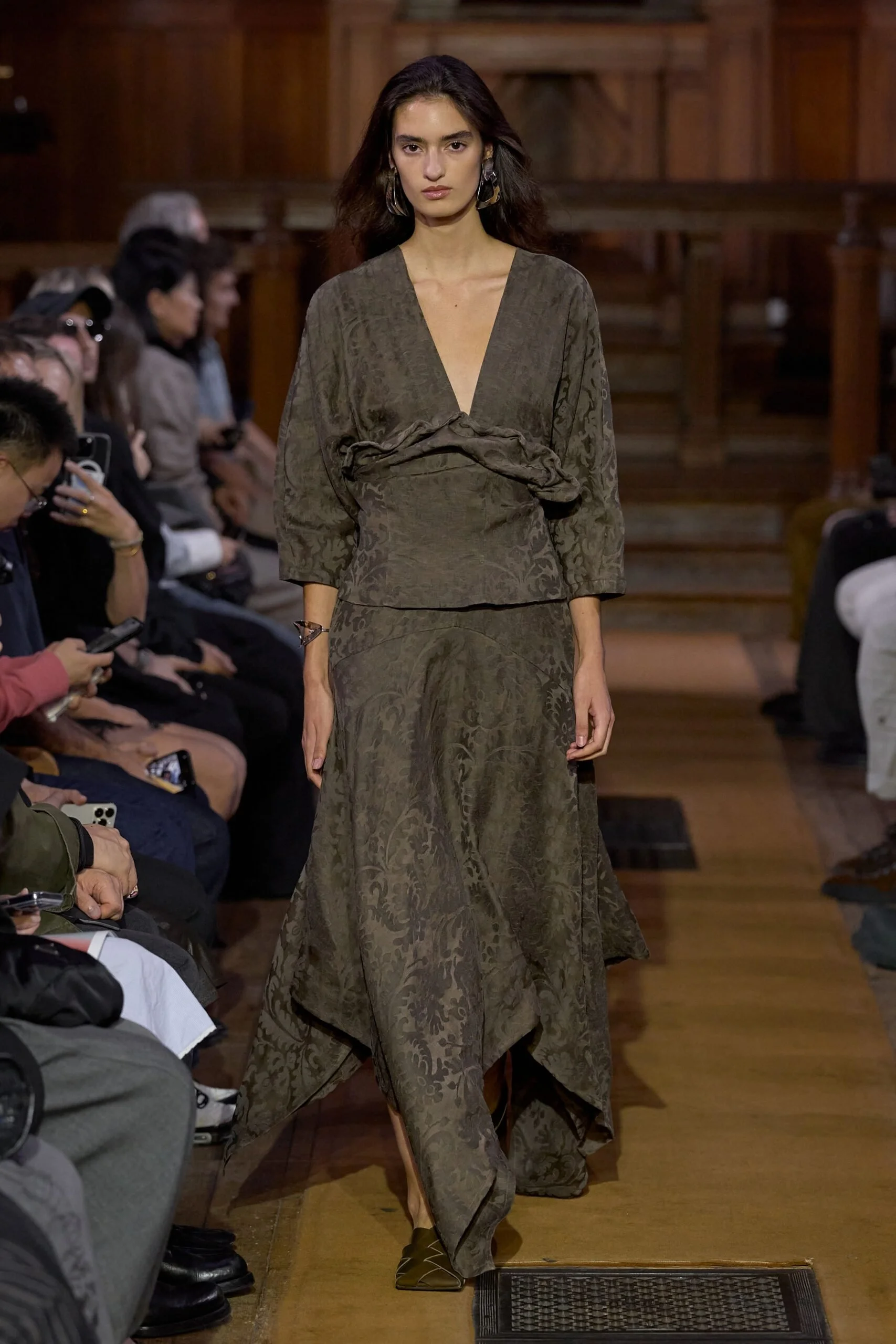 uma-wang-spring-2027-ready-to-wear-look-05-scaled.jpg