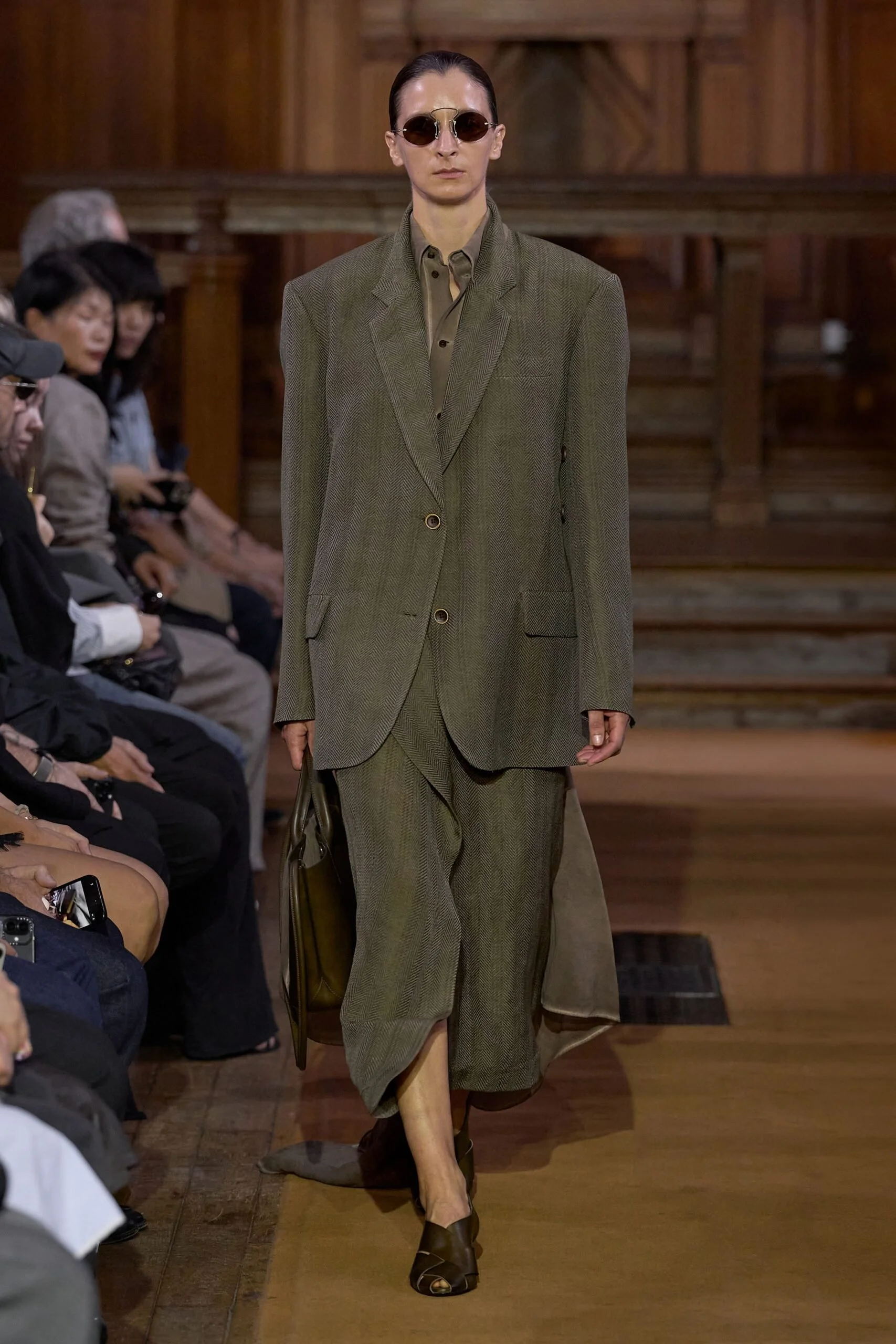 uma-wang-spring-2027-ready-to-wear-look-06-scaled.jpg