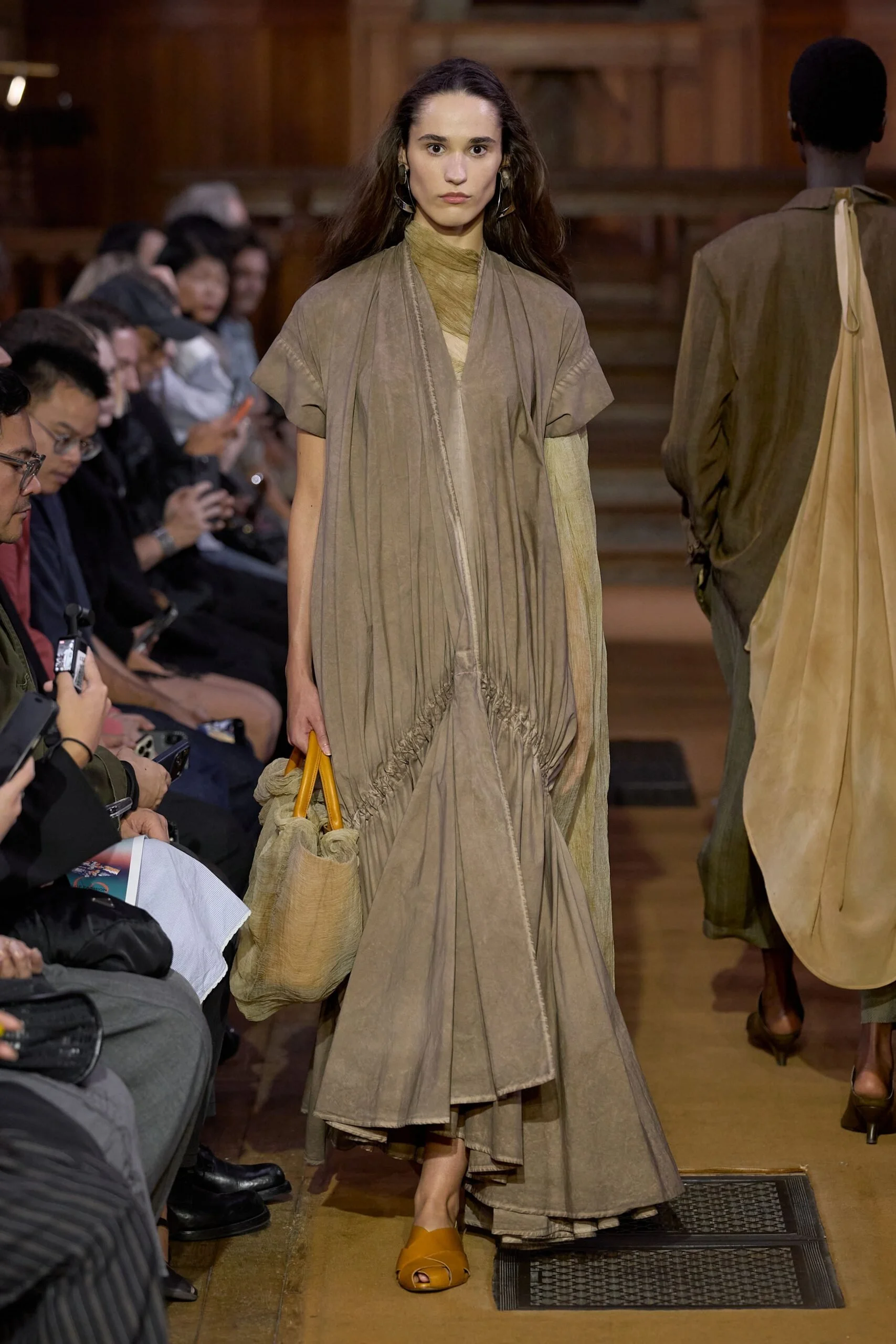 uma-wang-spring-2027-ready-to-wear-look-12-scaled.jpg