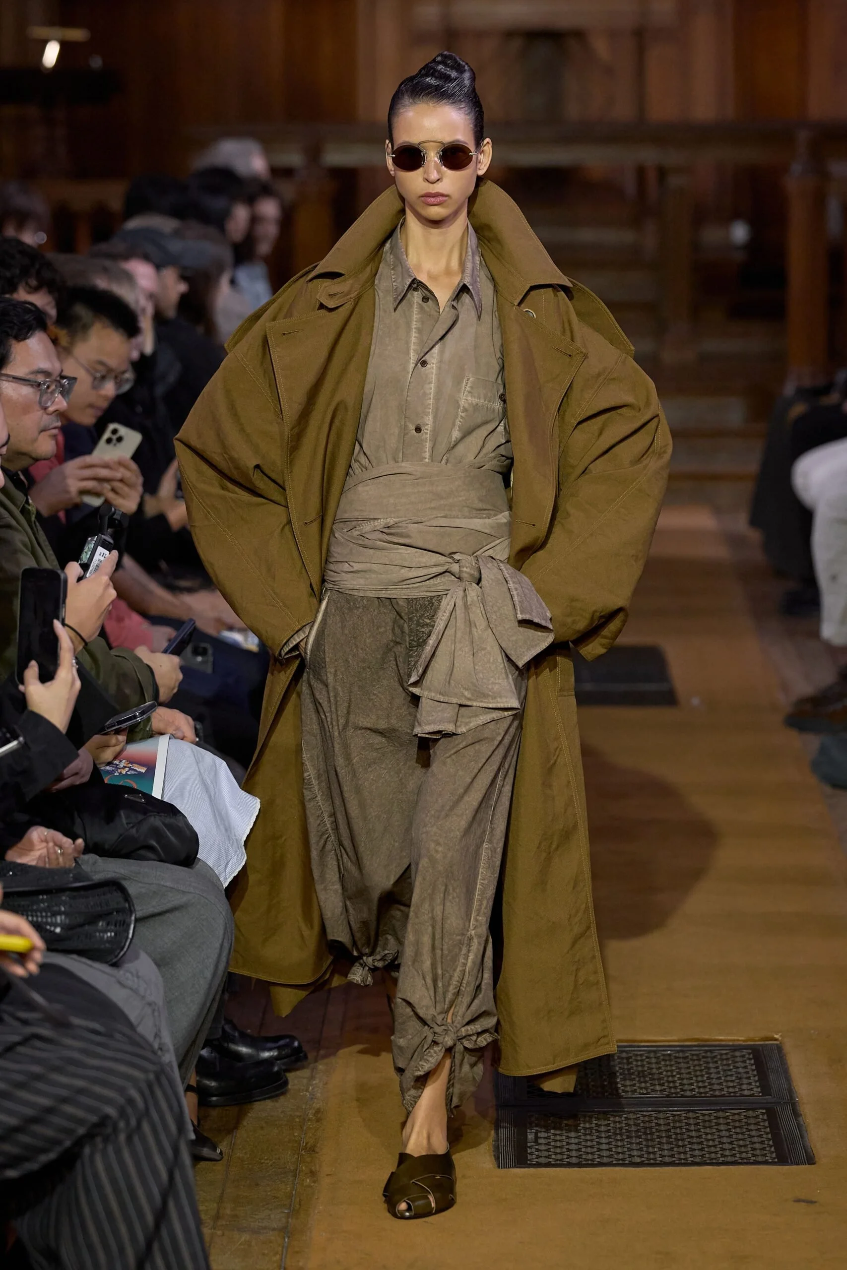 uma-wang-spring-2027-ready-to-wear-look-13-scaled.jpg