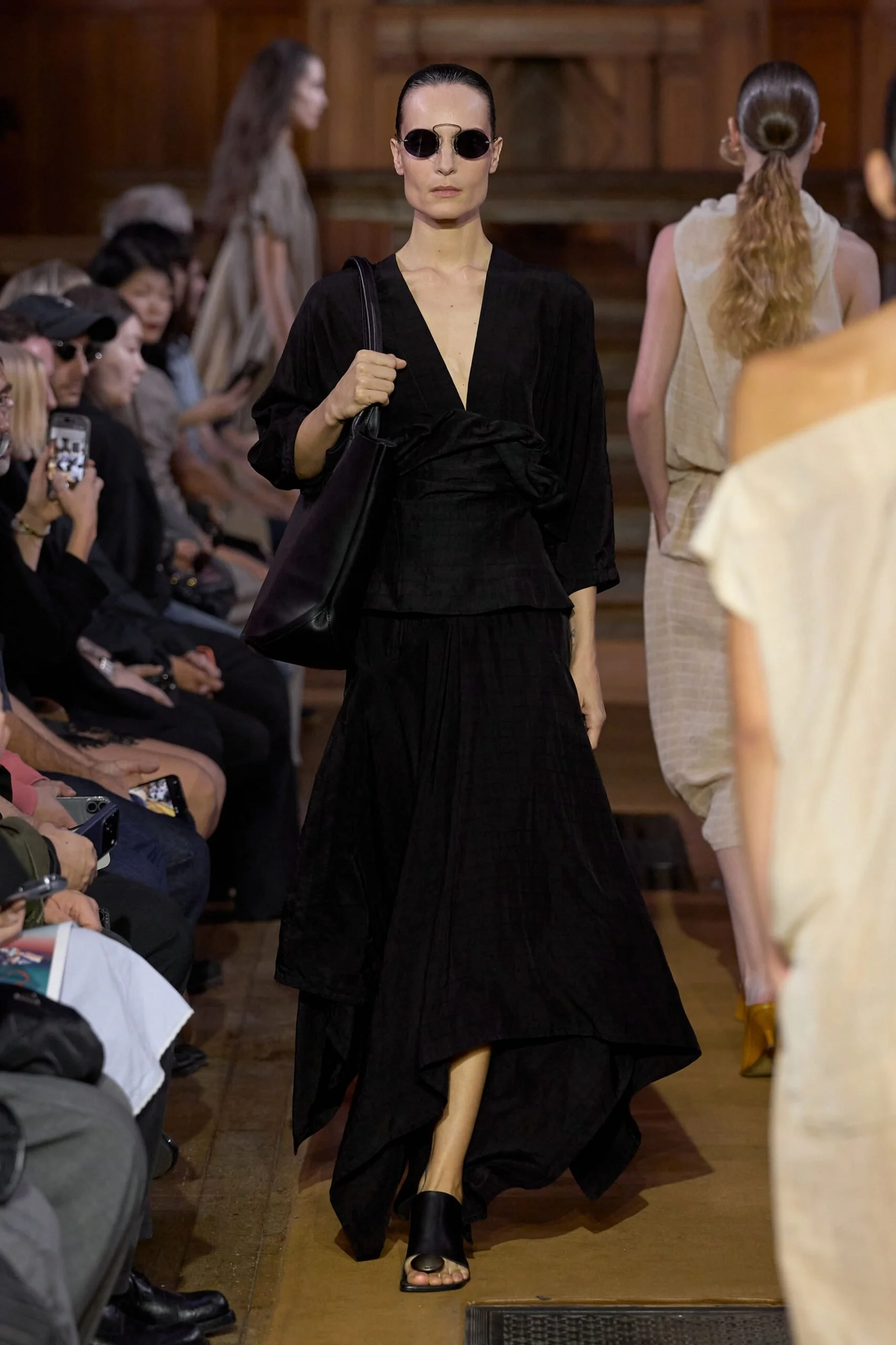 uma-wang-spring-2027-ready-to-wear-look-14-scaled.jpg