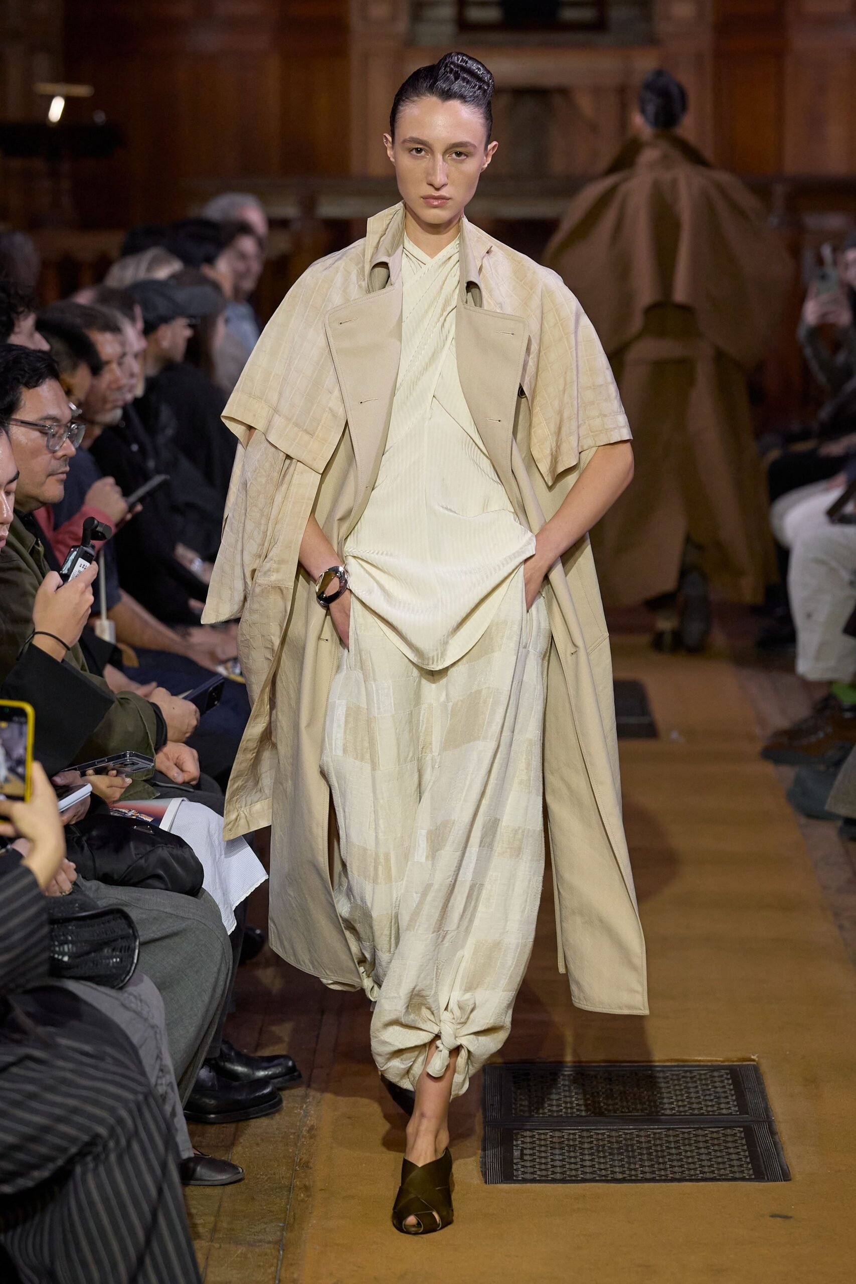 uma-wang-spring-2027-ready-to-wear-look-18-scaled.jpg