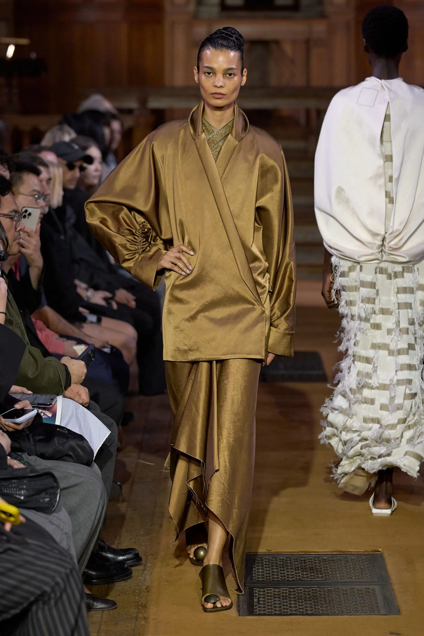 uma-wang-spring-2027-ready-to-wear-look-22-scaled.jpg