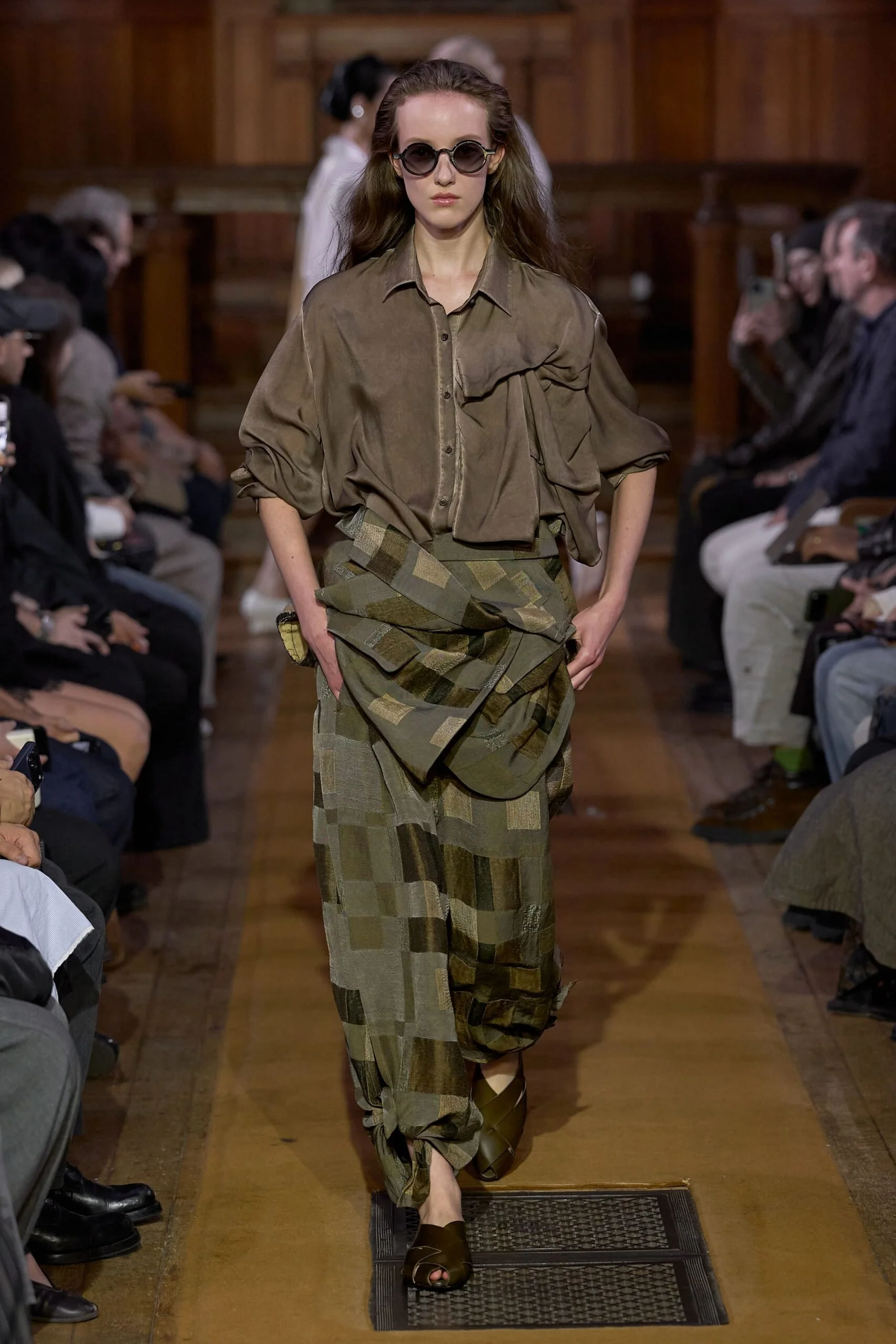 uma-wang-spring-2027-ready-to-wear-look-24-scaled.jpg