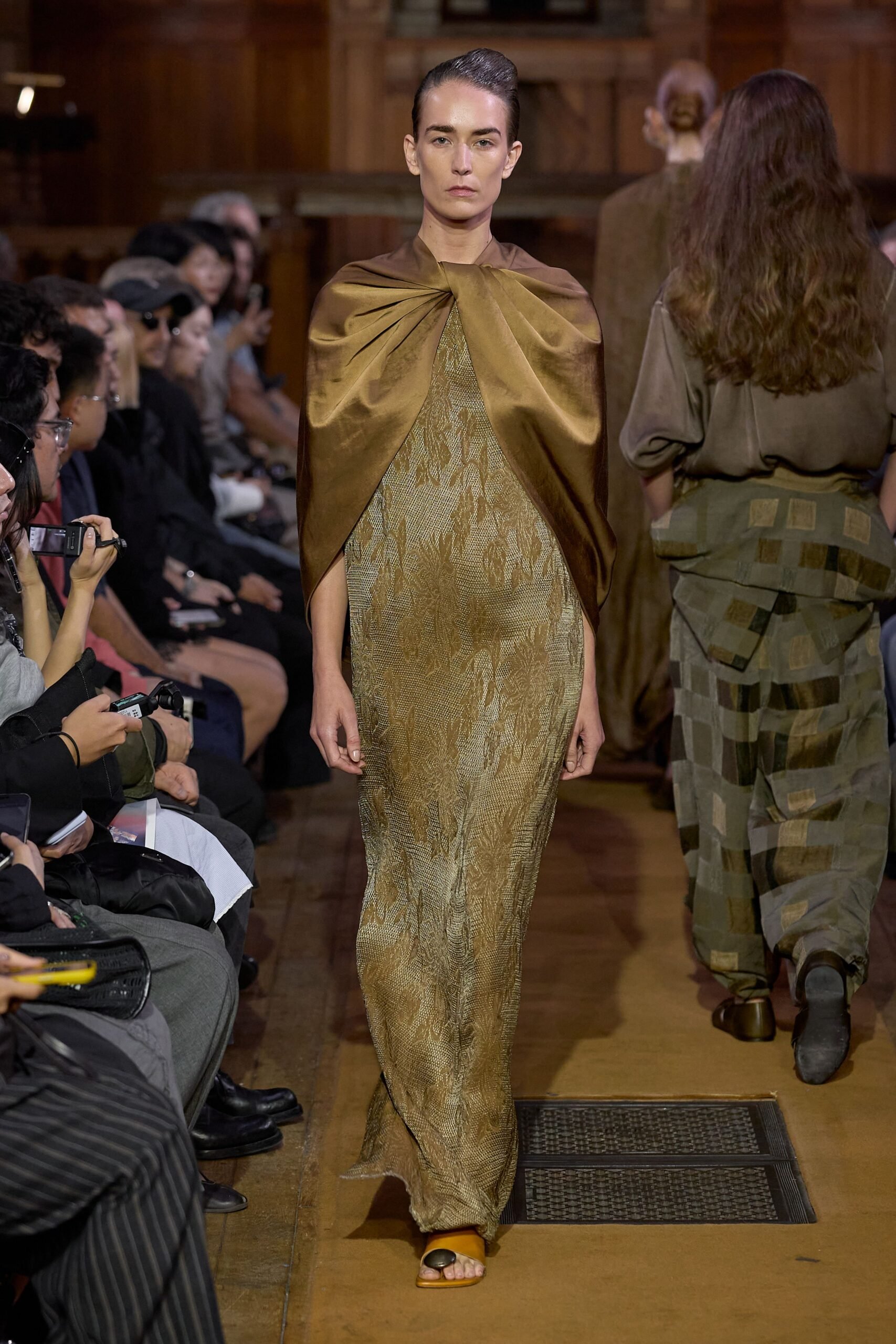 uma-wang-spring-2027-ready-to-wear-look-29-scaled.jpg