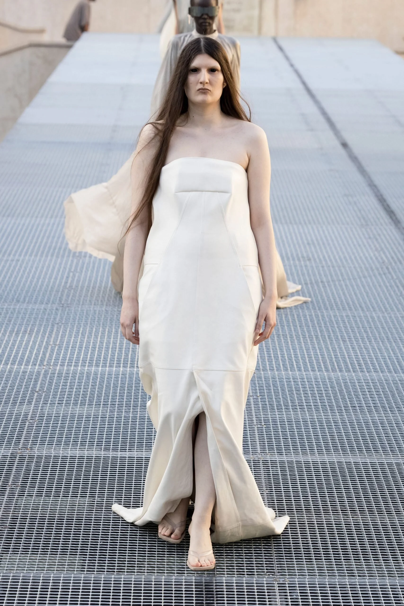 rick-owens-spring-2027-ready-to-wear-look-05-scaled.jpg