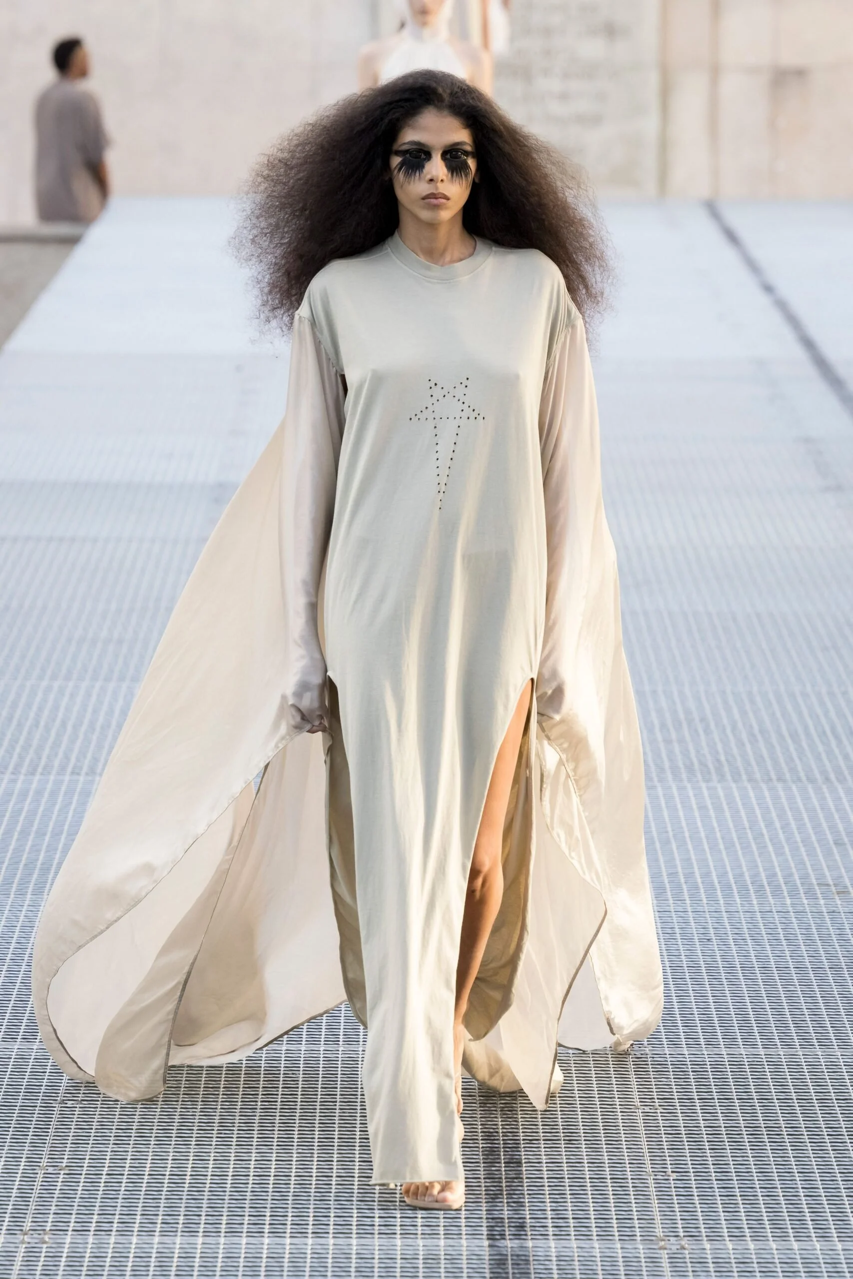 rick-owens-spring-2027-ready-to-wear-look-12-scaled.jpg