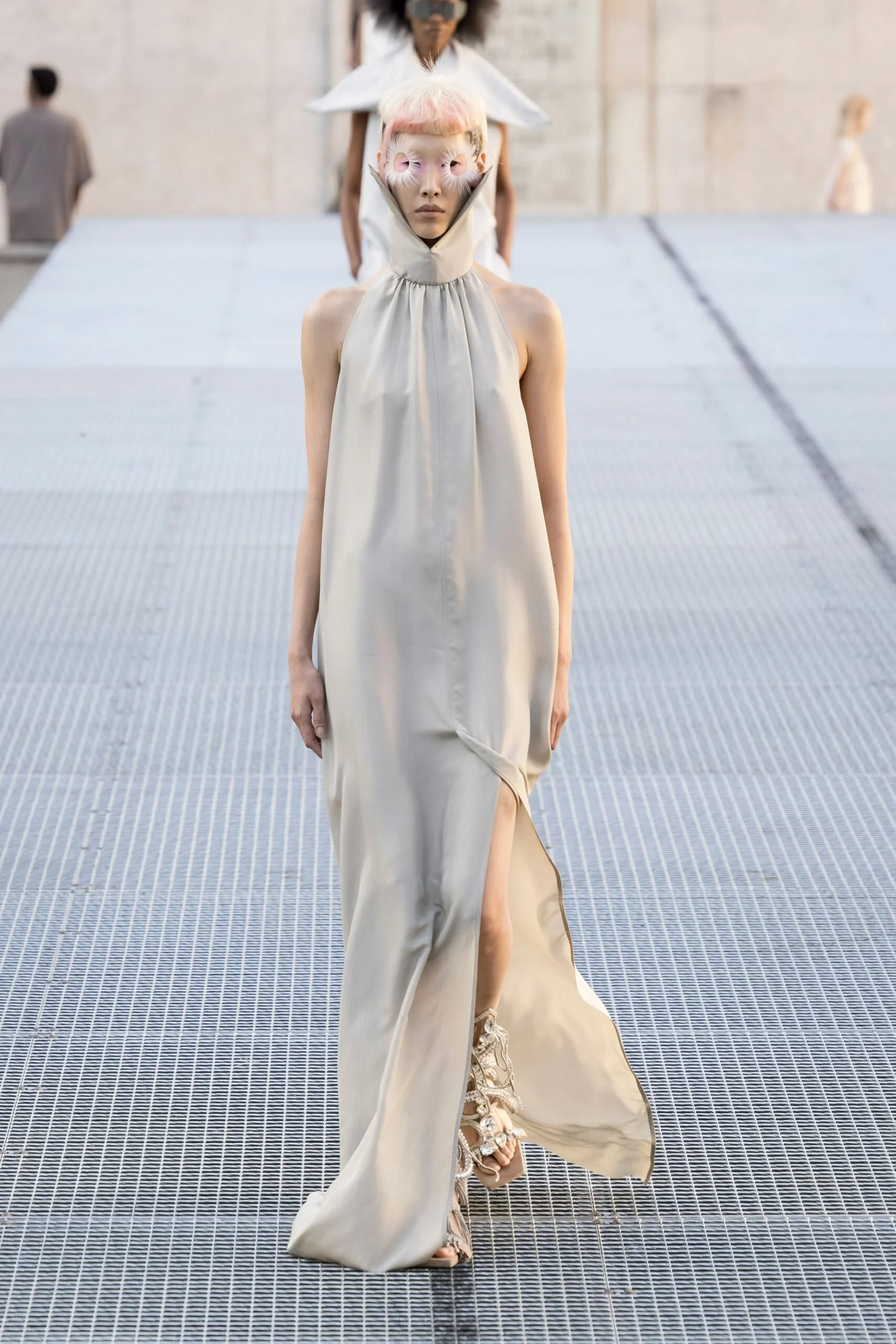 rick-owens-spring-2027-ready-to-wear-look-14-scaled.jpg