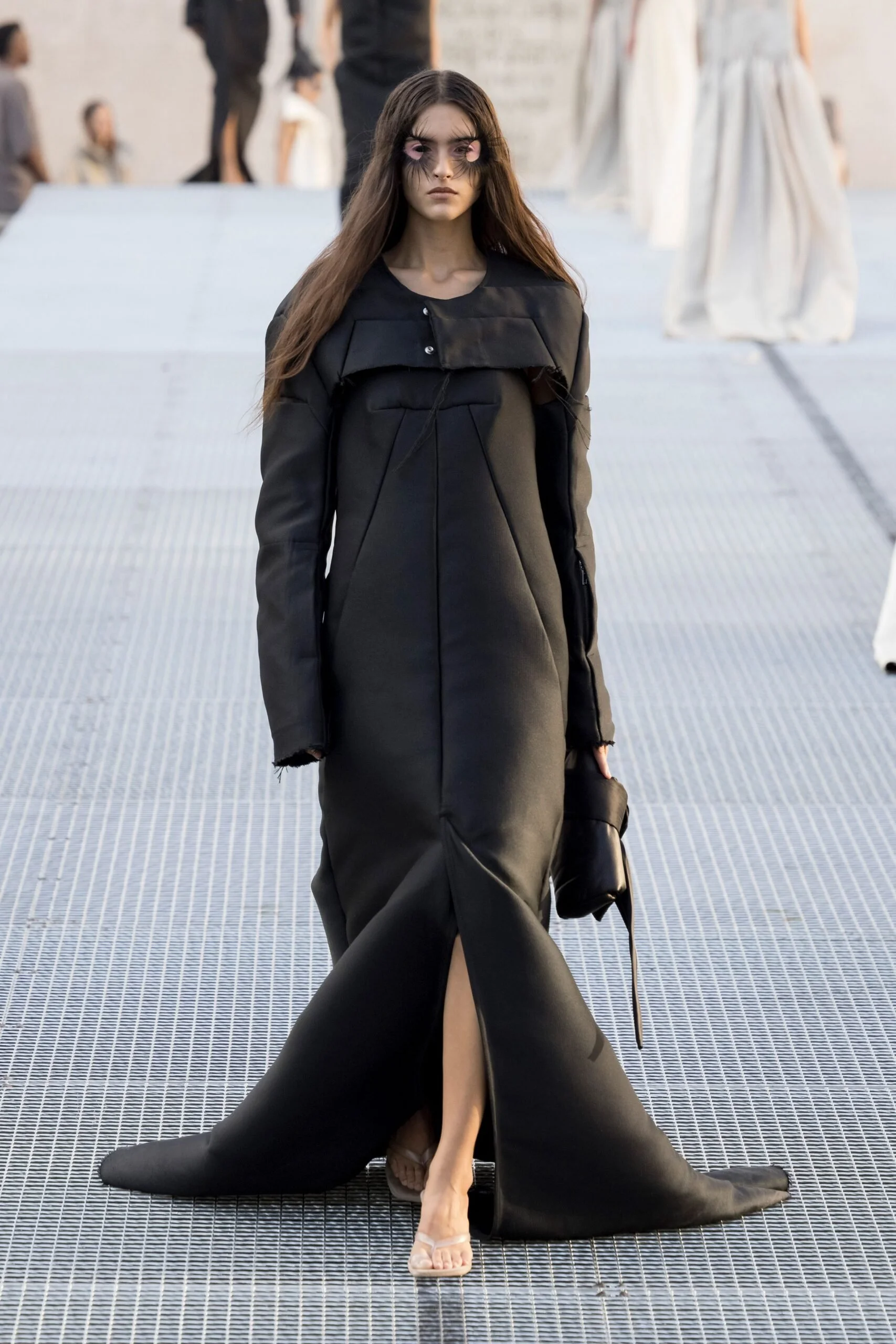 rick-owens-spring-2027-ready-to-wear-look-22-scaled.jpg