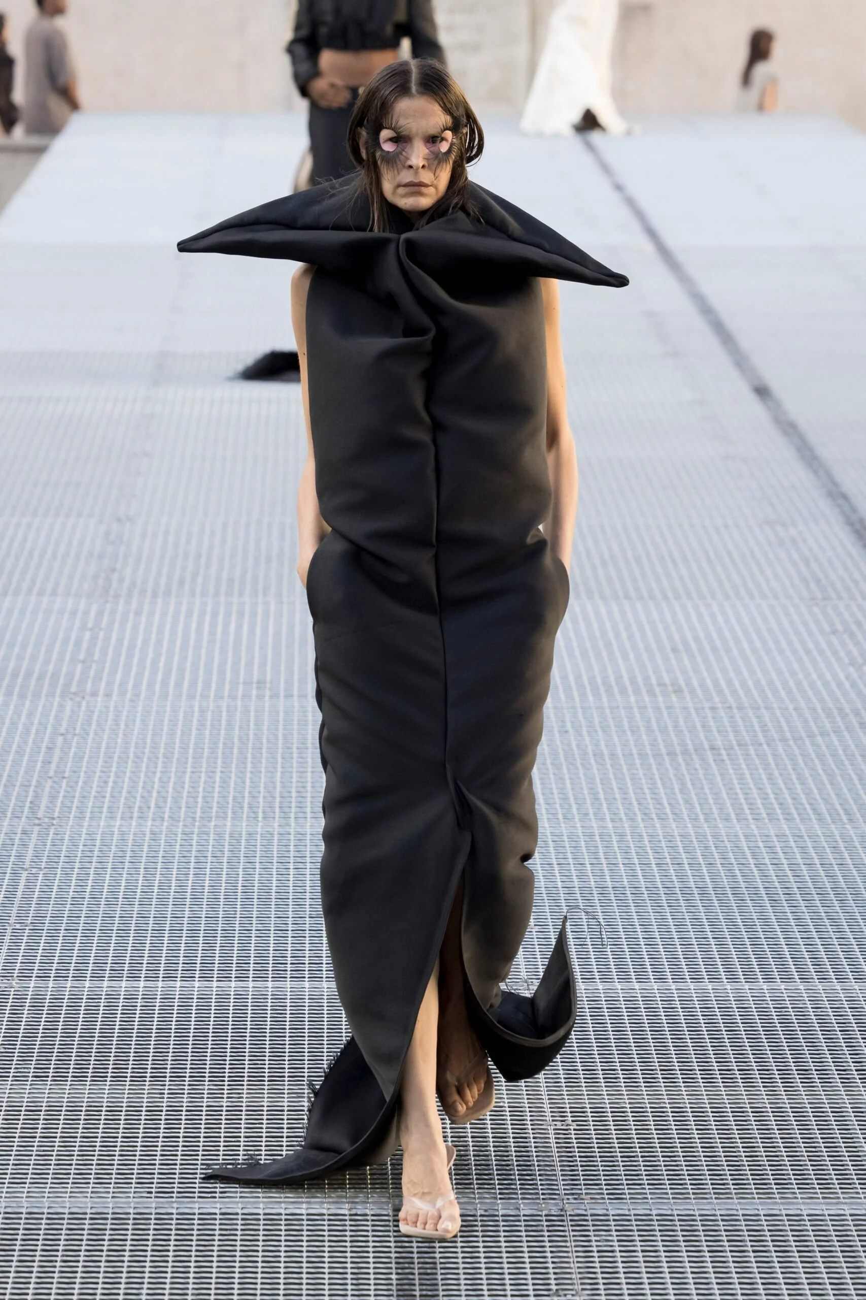 rick-owens-spring-2027-ready-to-wear-look-23-scaled.jpg