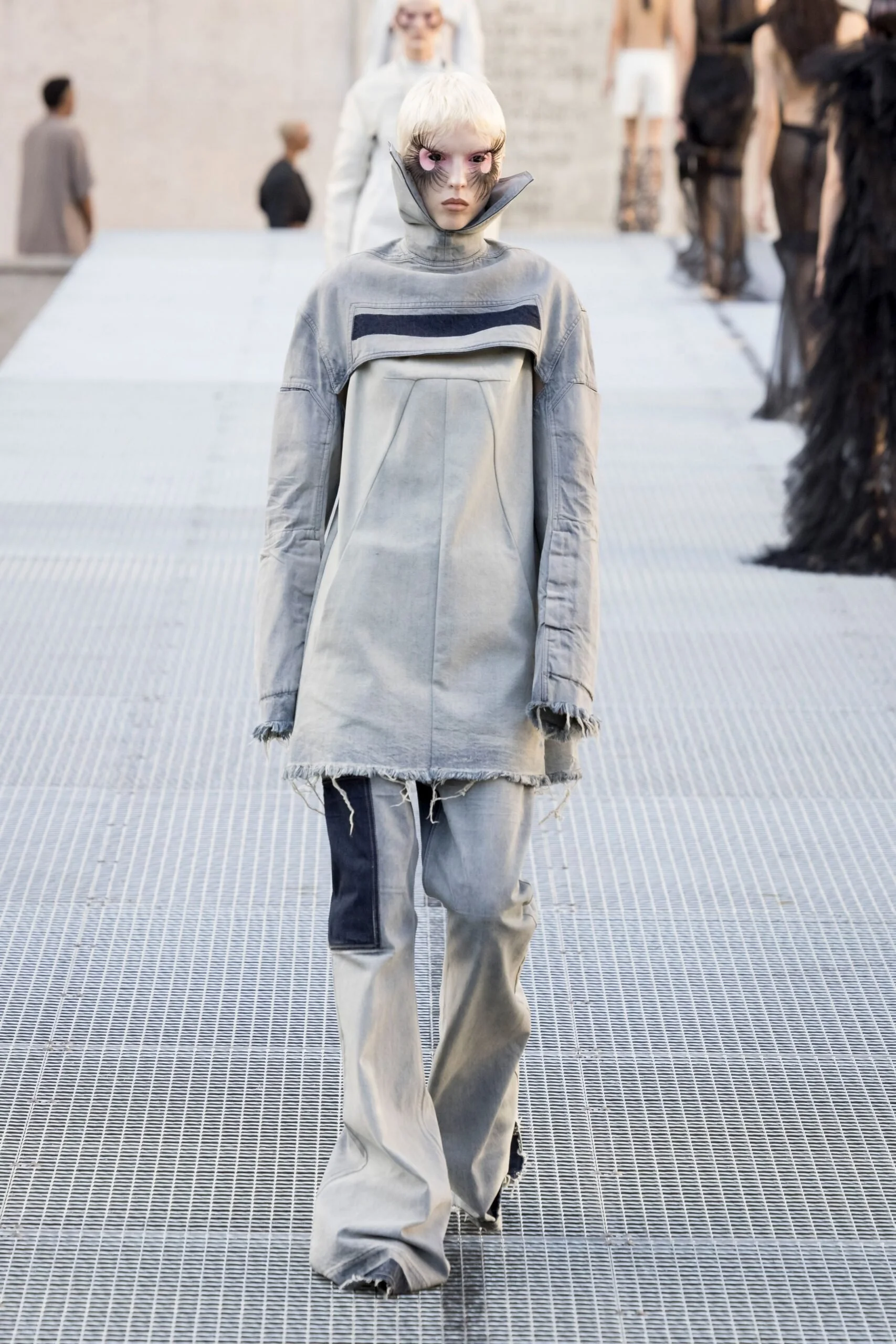rick-owens-spring-2027-ready-to-wear-look-30-scaled.jpg