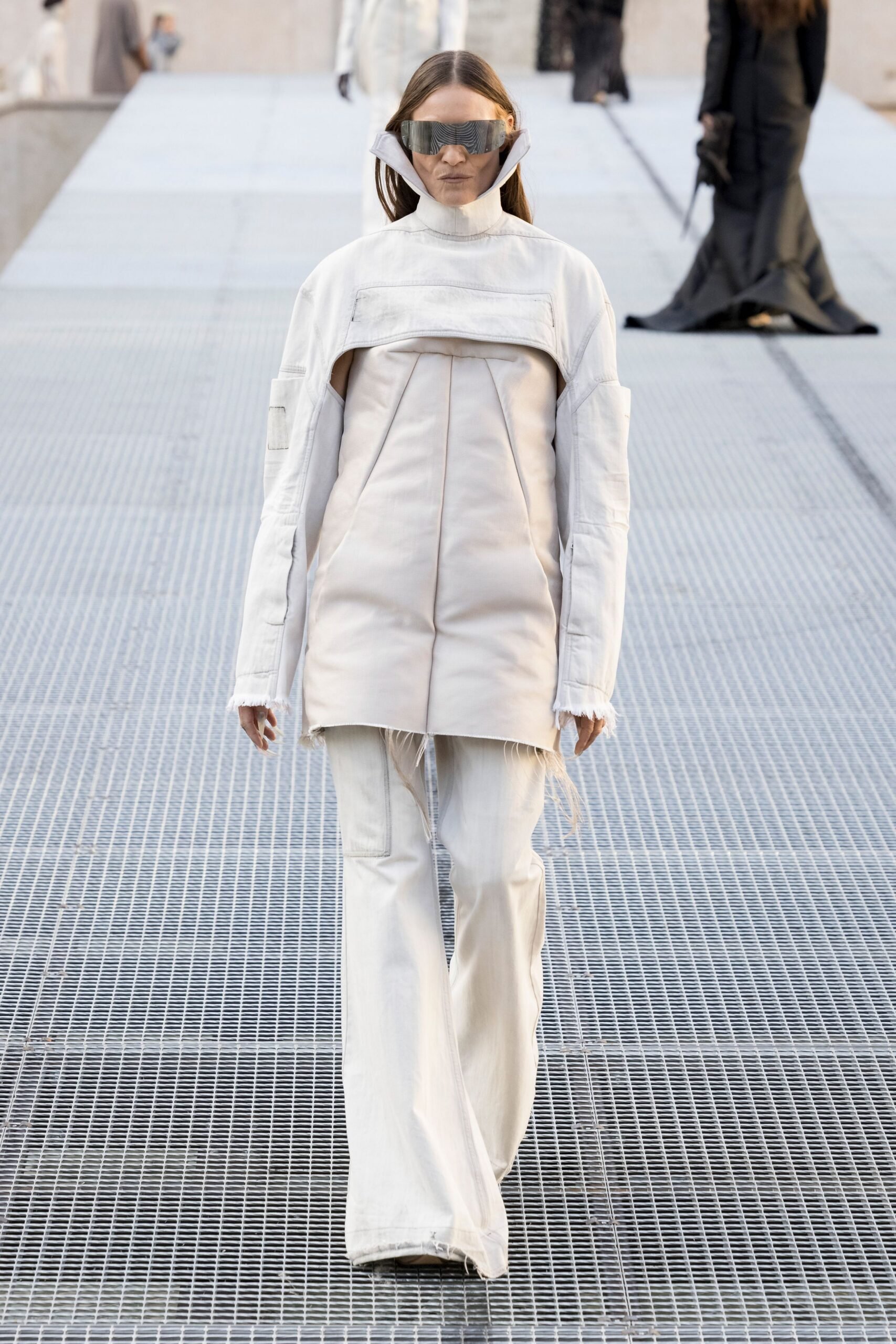 rick-owens-spring-2027-ready-to-wear-look-32-scaled.jpg