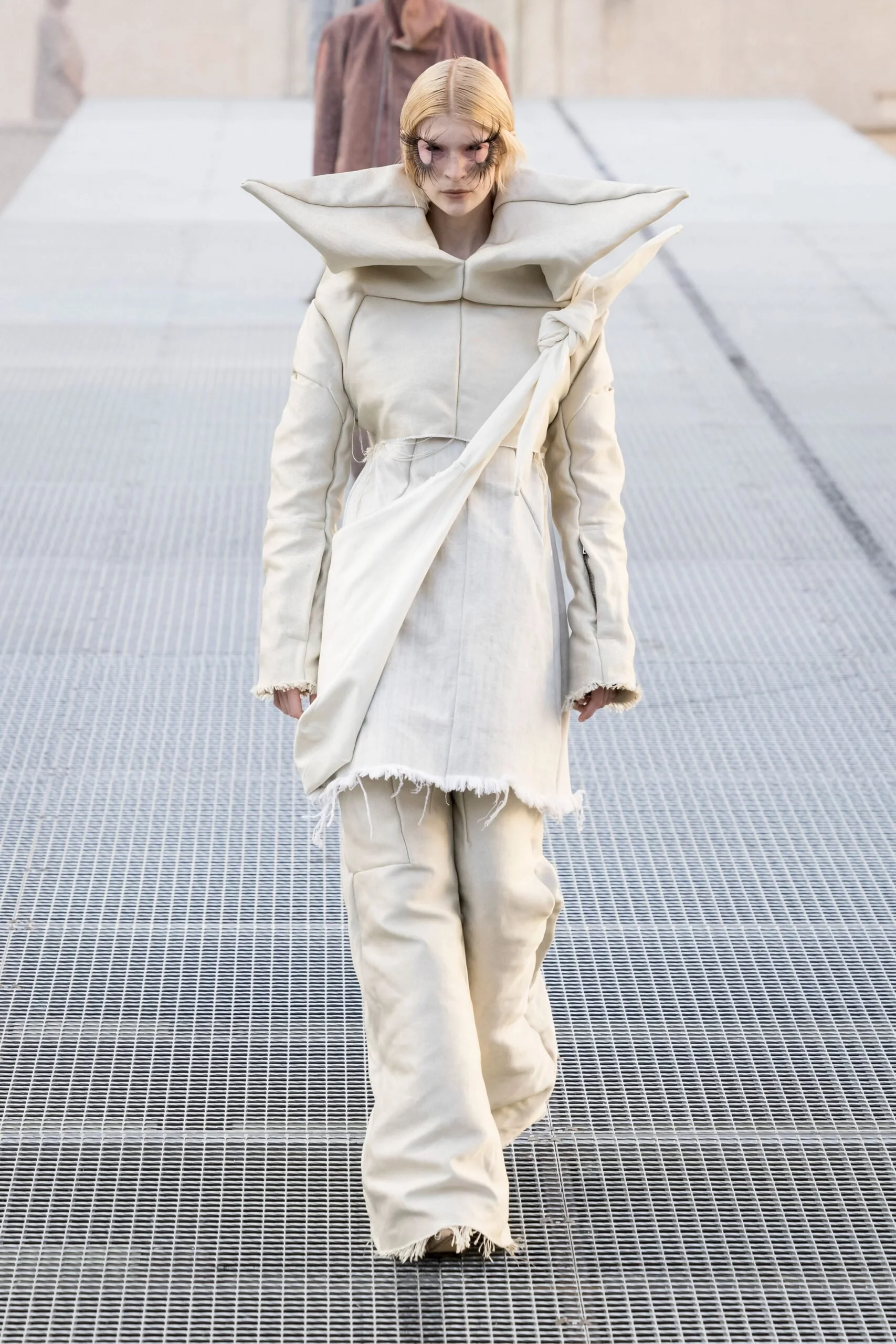 rick-owens-spring-2027-ready-to-wear-look-34-scaled.jpg