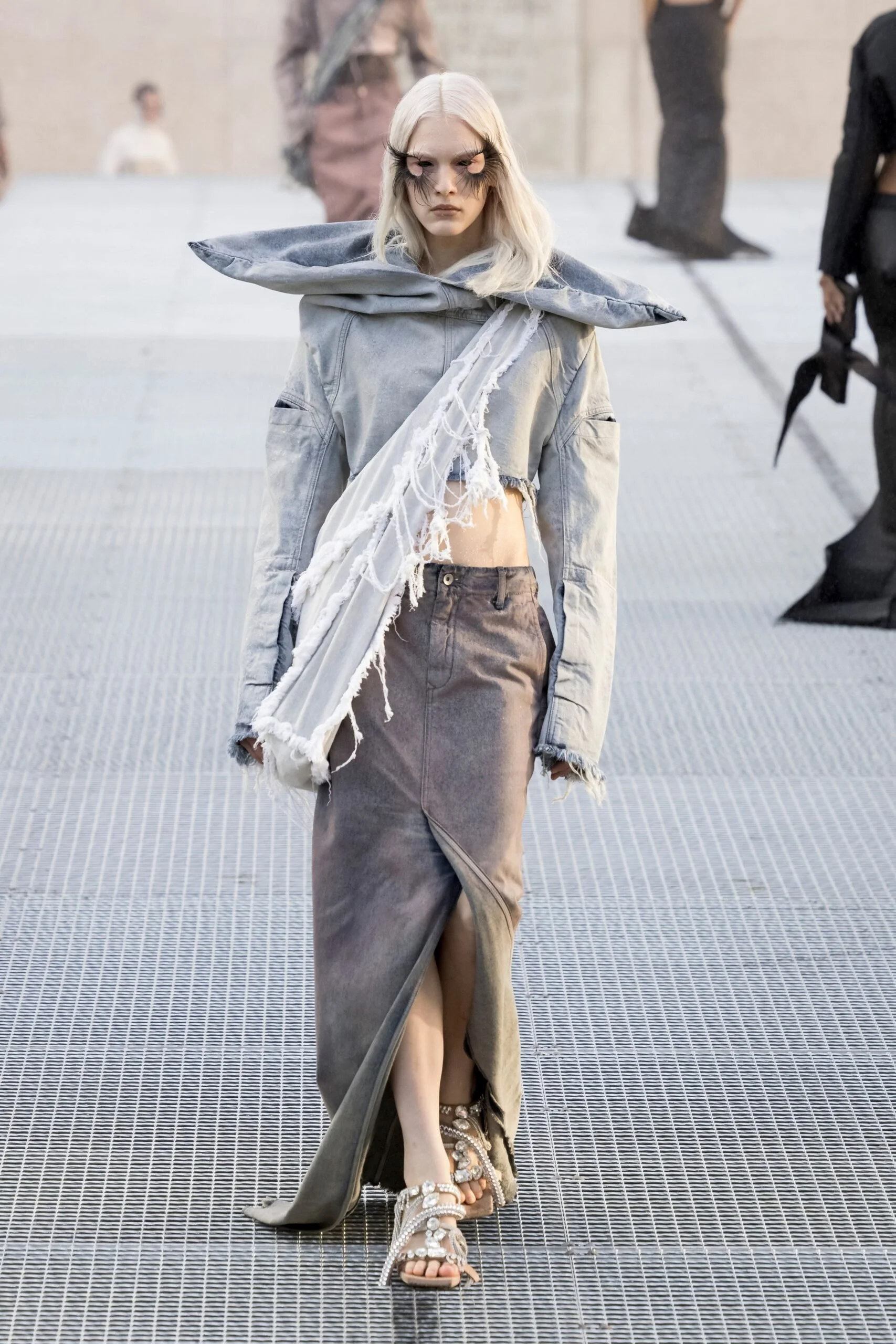 rick-owens-spring-2027-ready-to-wear-look-37-scaled.jpg