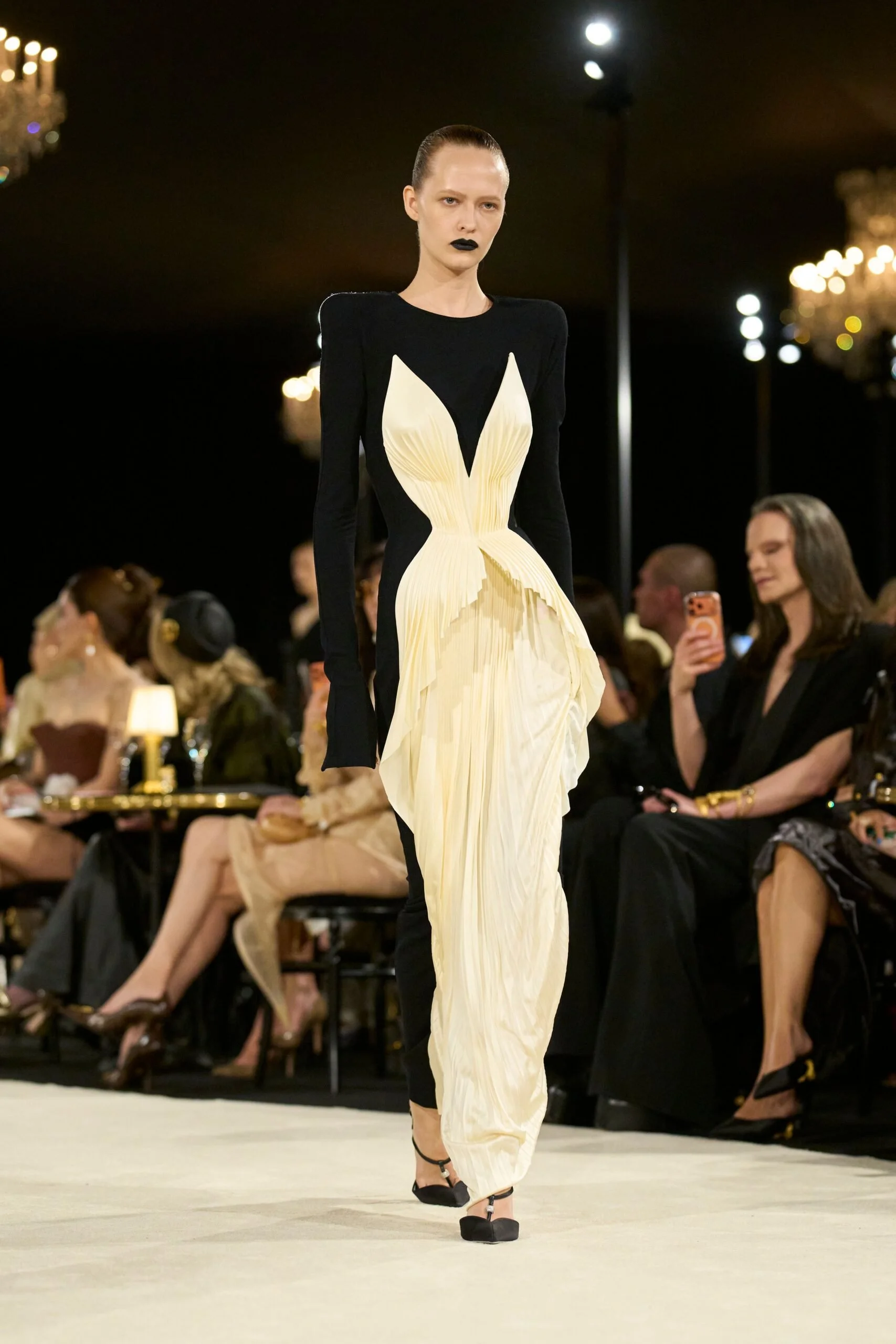 schiaparelli-spring-2027-ready-to-wear-look-13-scaled.jpg
