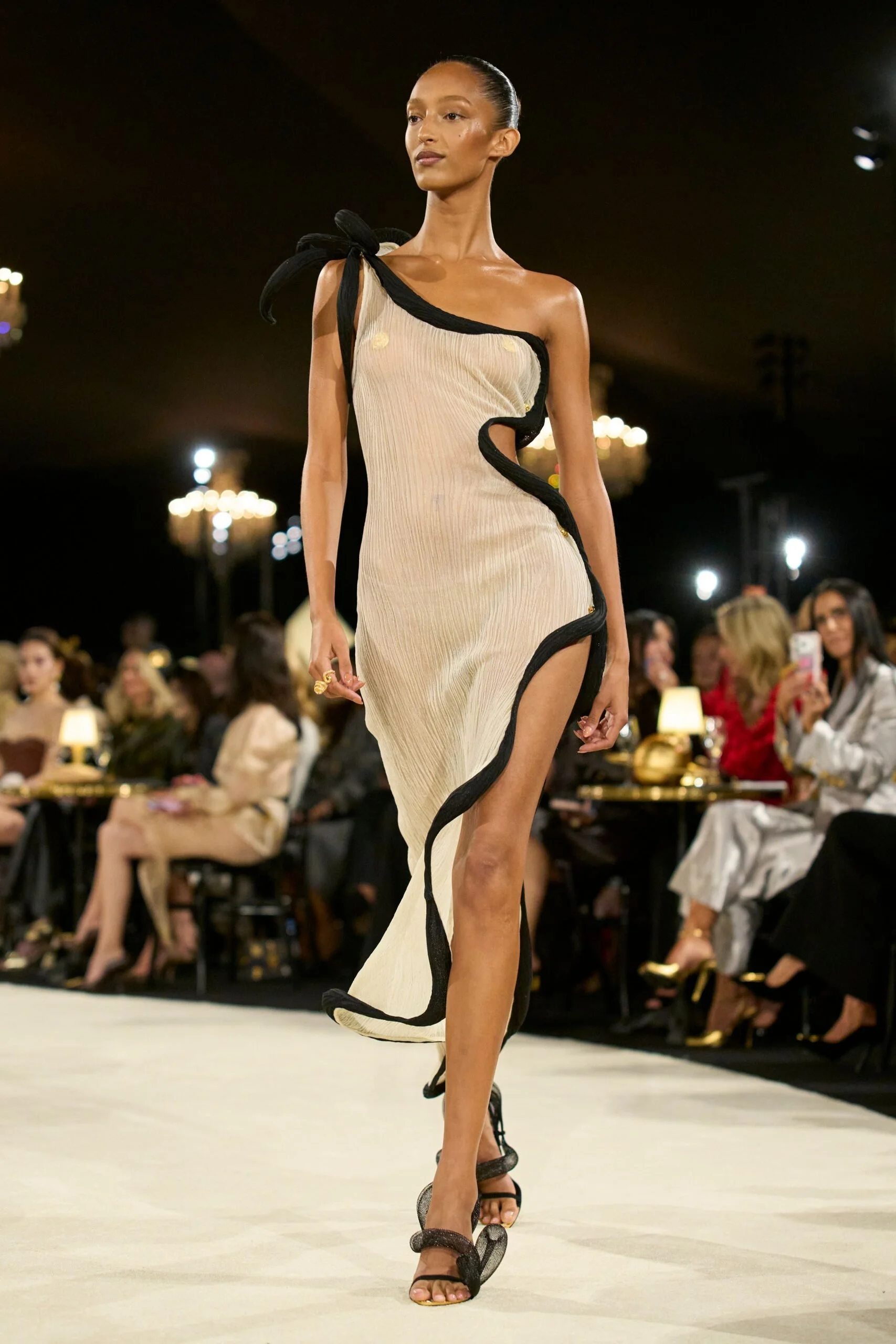 schiaparelli-spring-2027-ready-to-wear-look-38-scaled.jpg