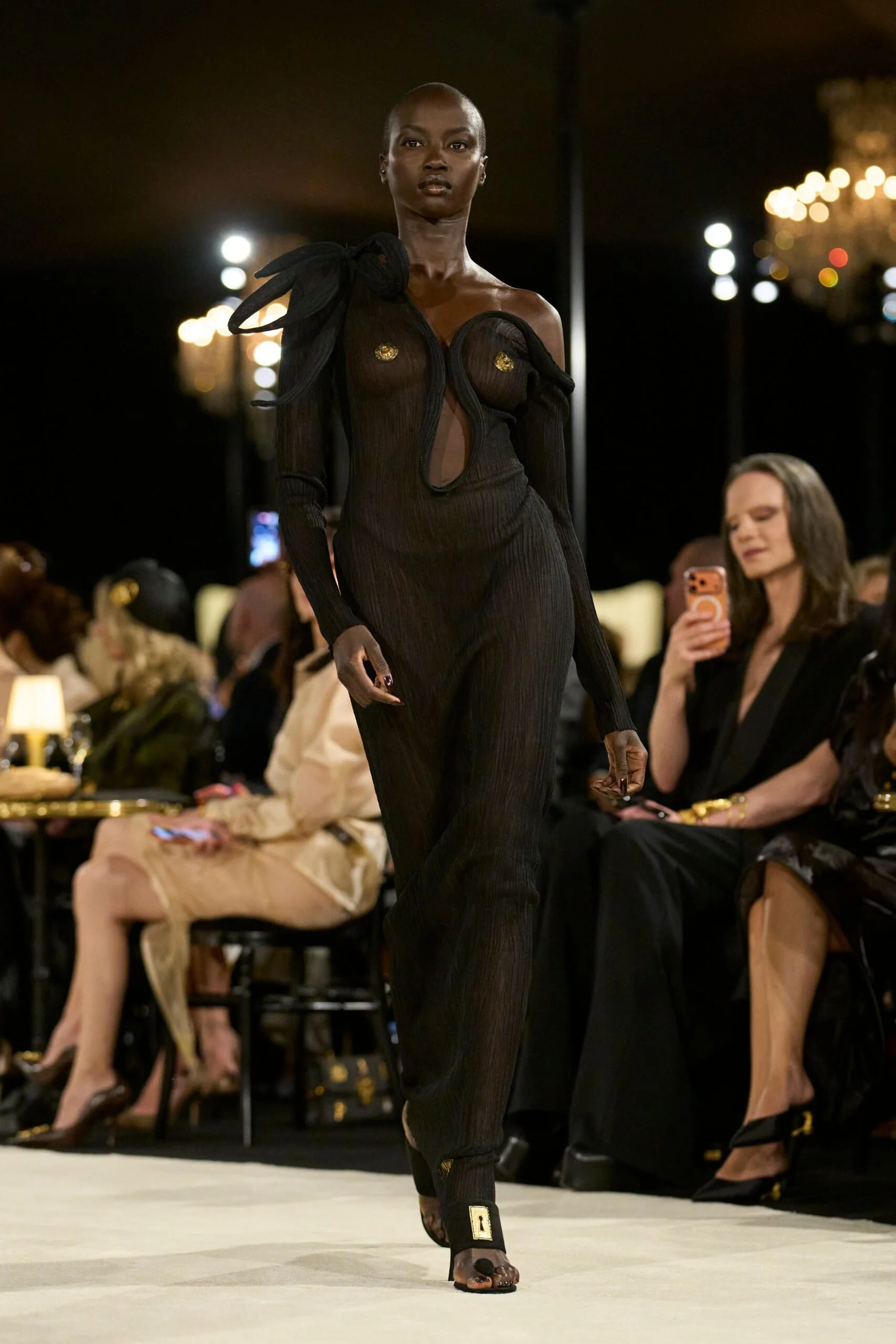 schiaparelli-spring-2027-ready-to-wear-look-39-scaled.jpg