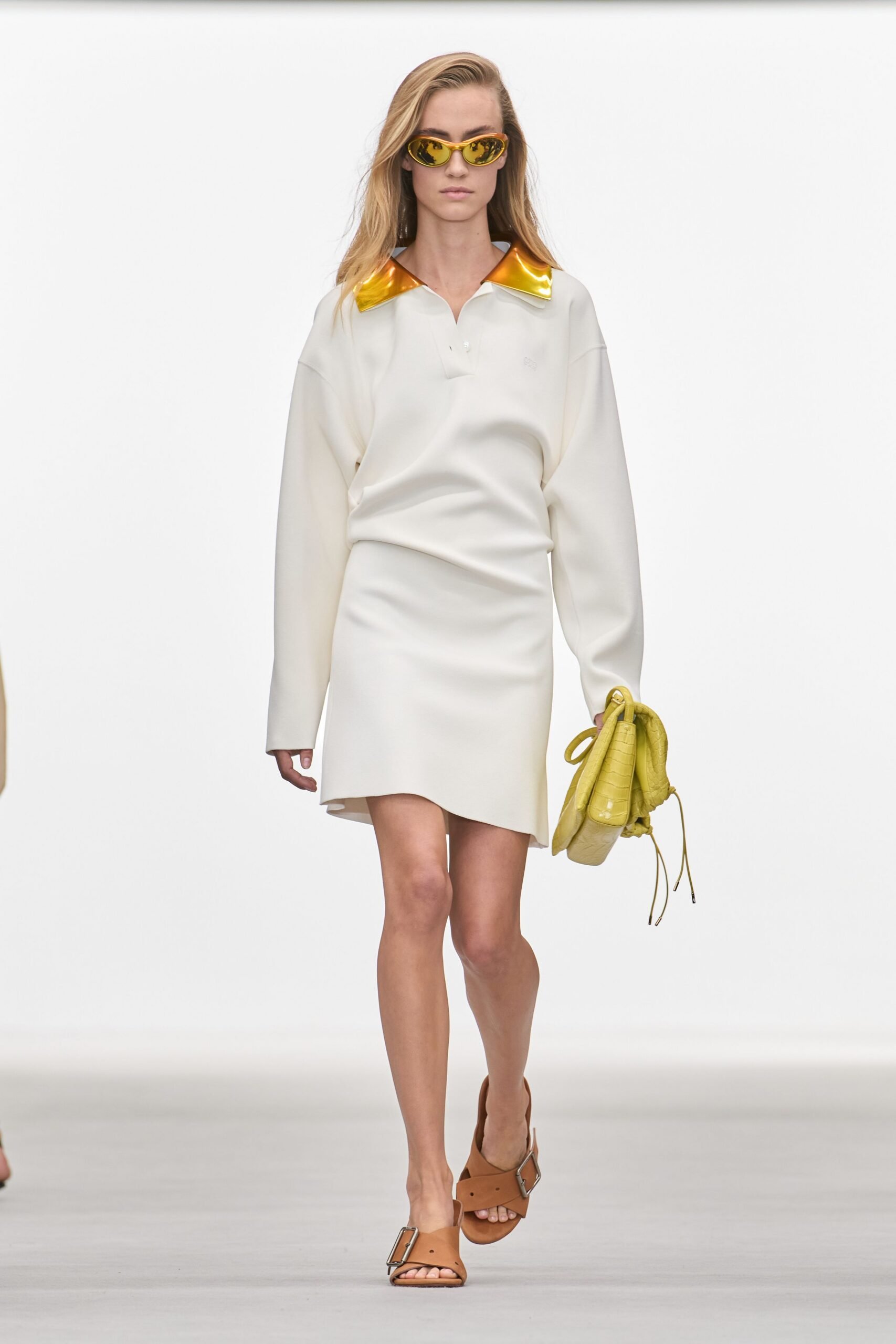 loewe-spring-2027-ready-to-wear-look-04-scaled.jpg