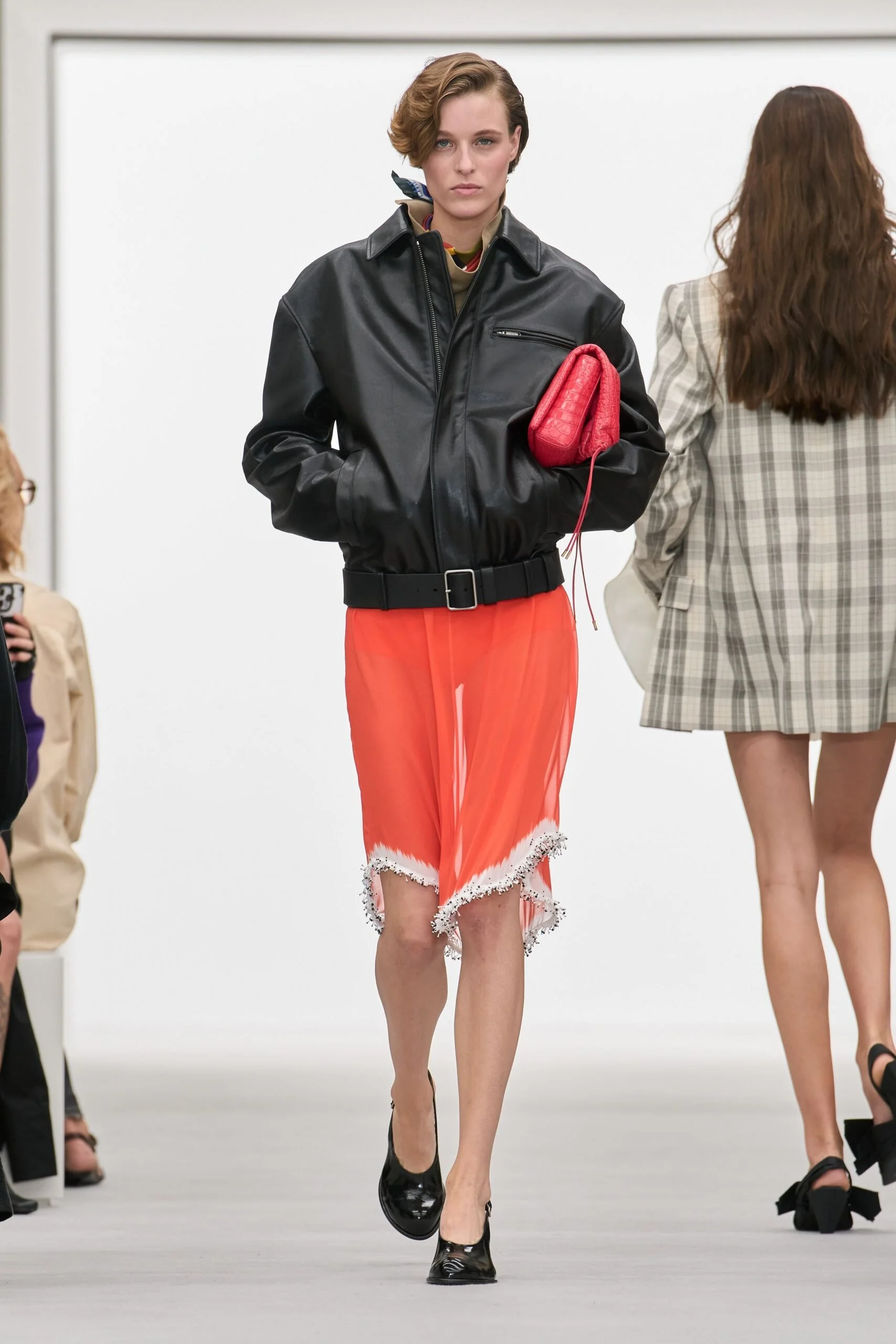 loewe-spring-2027-ready-to-wear-look-11-scaled.jpg