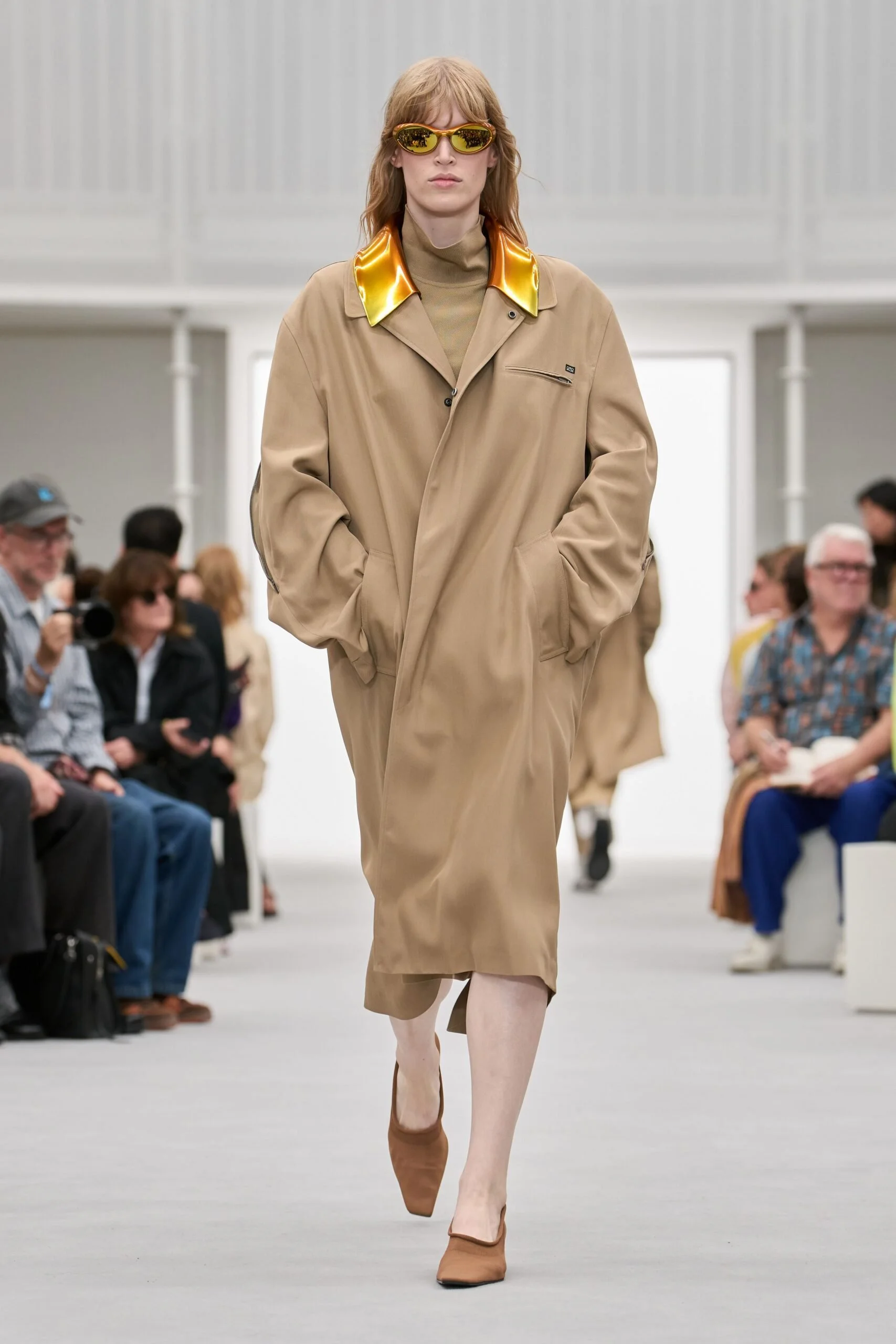 loewe-spring-2027-ready-to-wear-look-25-scaled.jpg