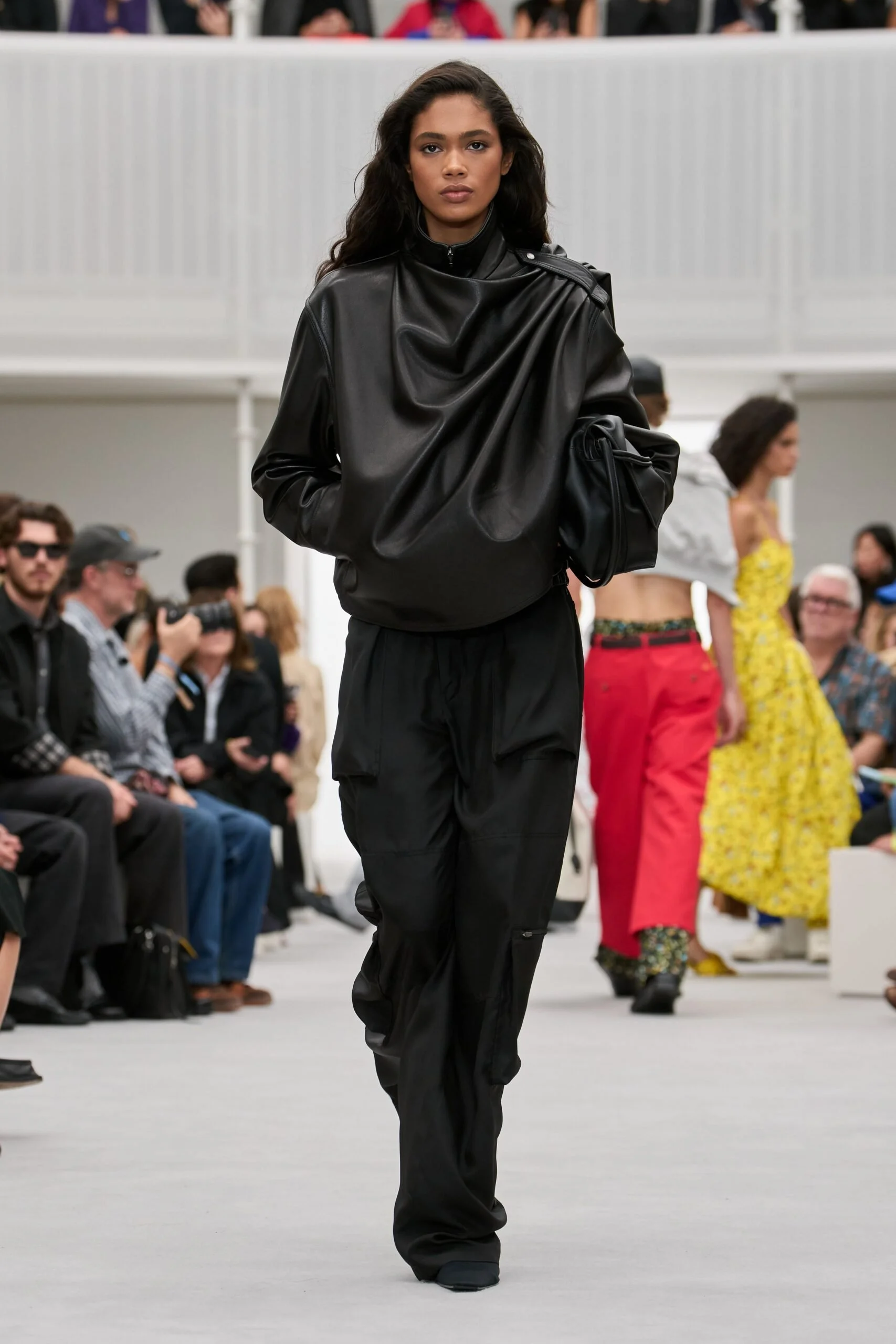 loewe-spring-2027-ready-to-wear-look-26-scaled.jpg