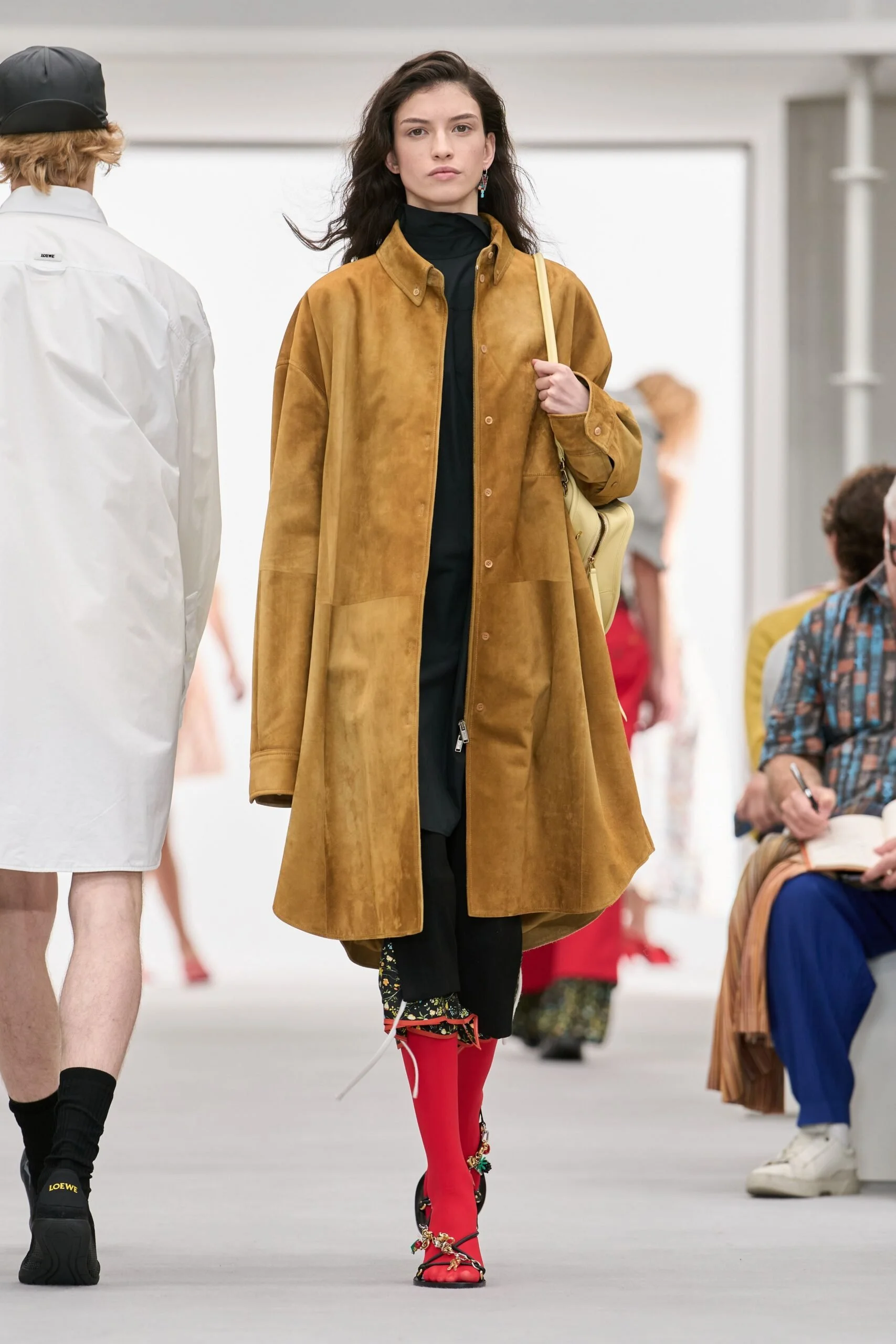 loewe-spring-2027-ready-to-wear-look-27-scaled.jpg