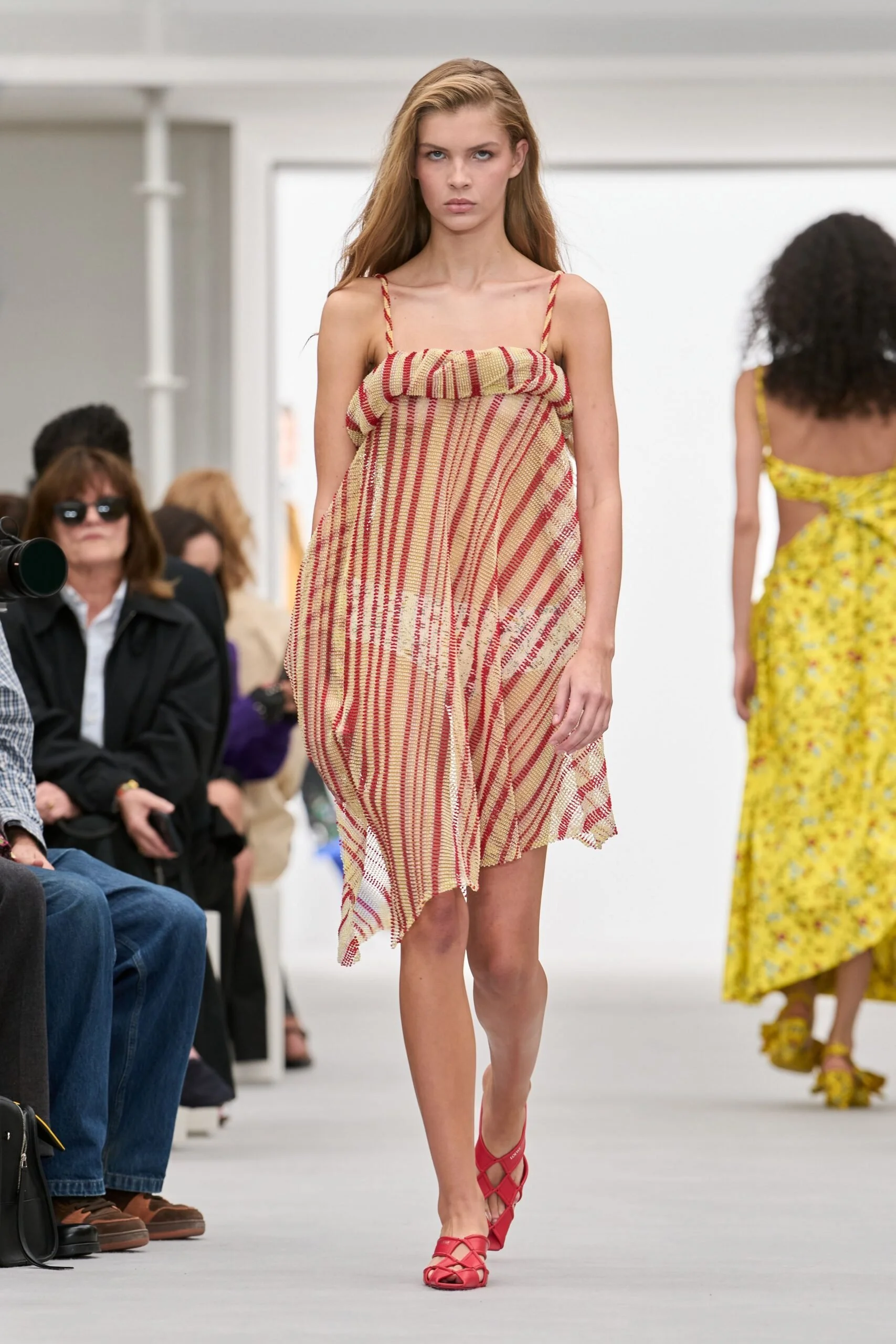 loewe-spring-2027-ready-to-wear-look-28-scaled.jpg