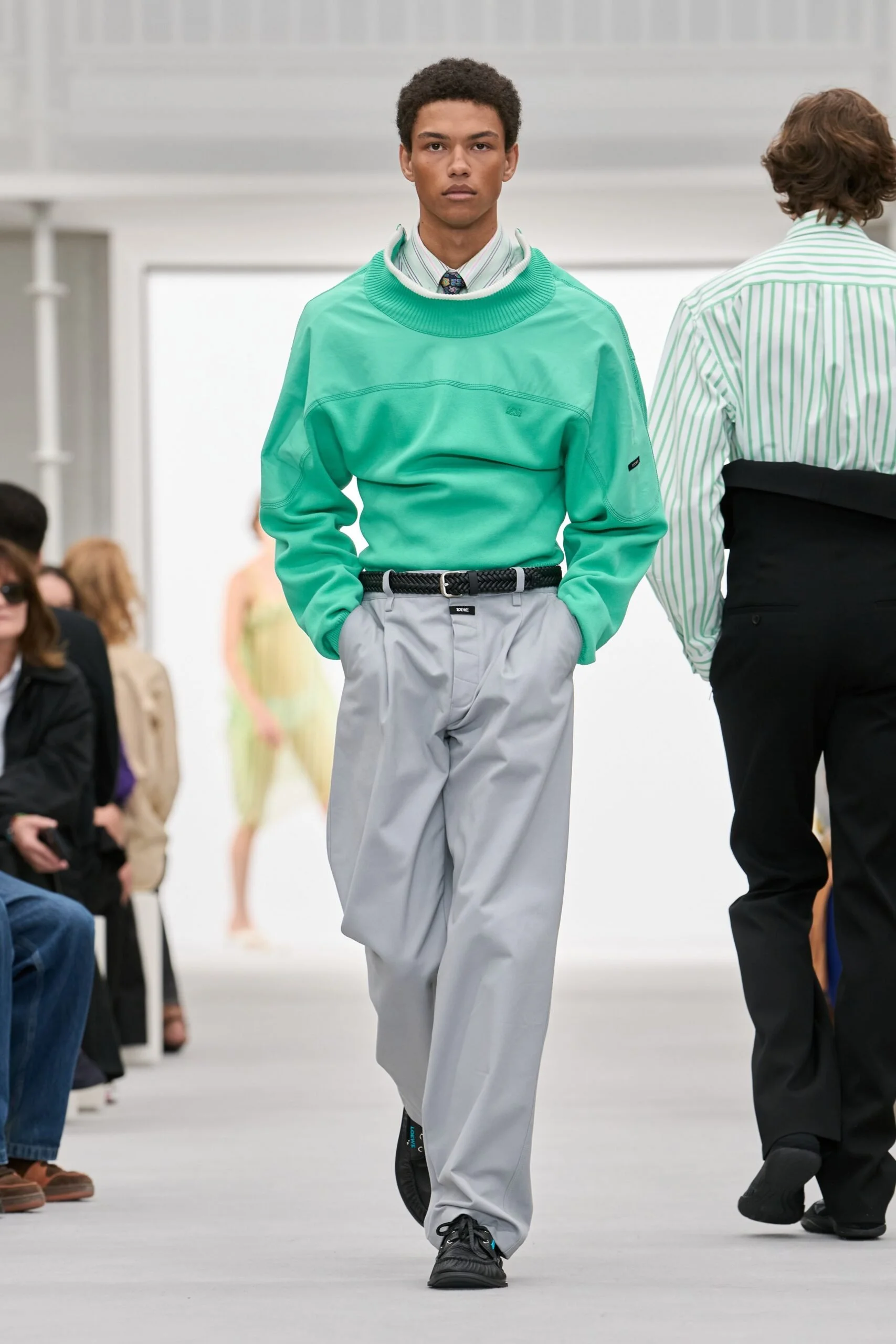 loewe-spring-2027-ready-to-wear-look-43-scaled.jpg