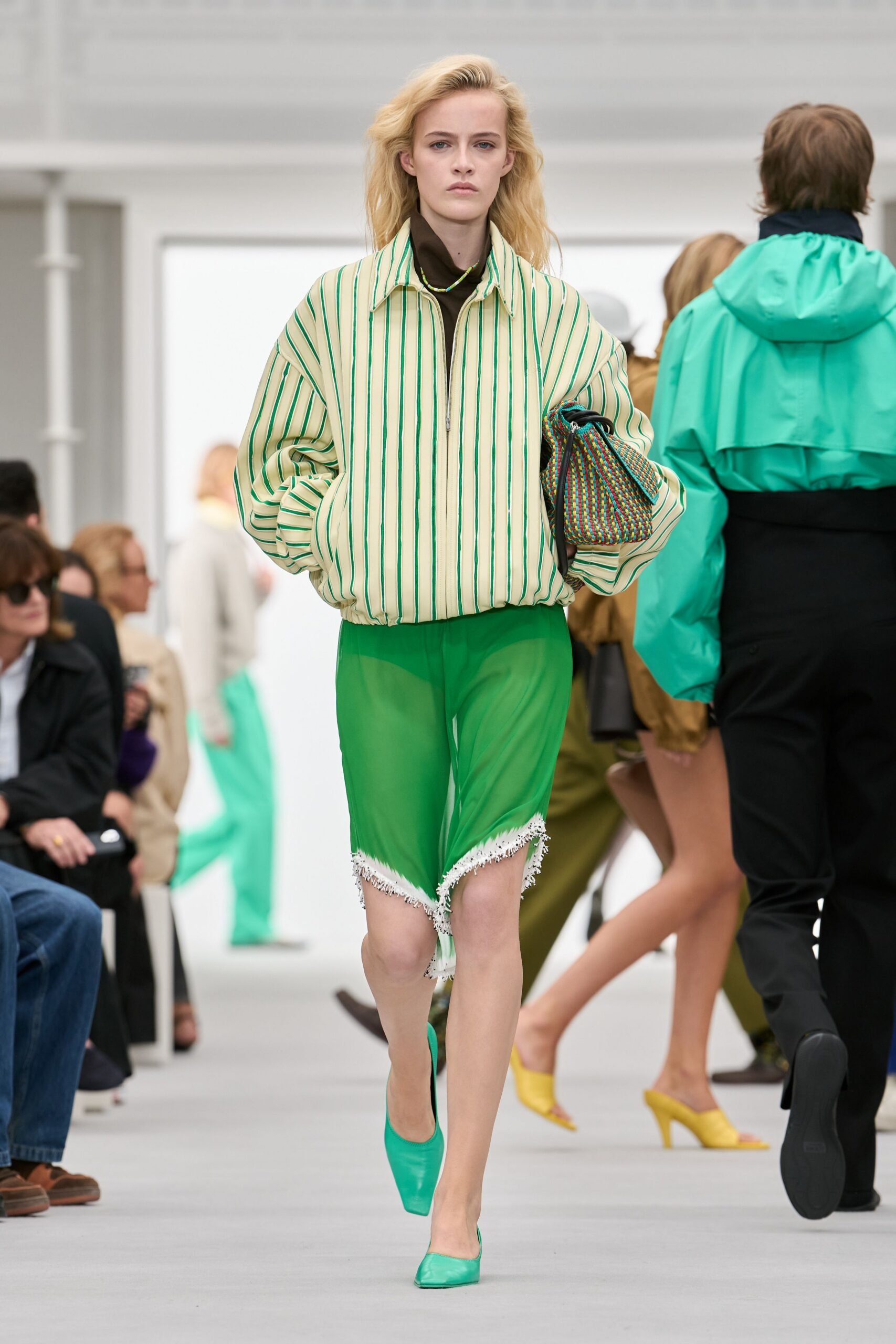 loewe-spring-2027-ready-to-wear-look-45-scaled.jpg