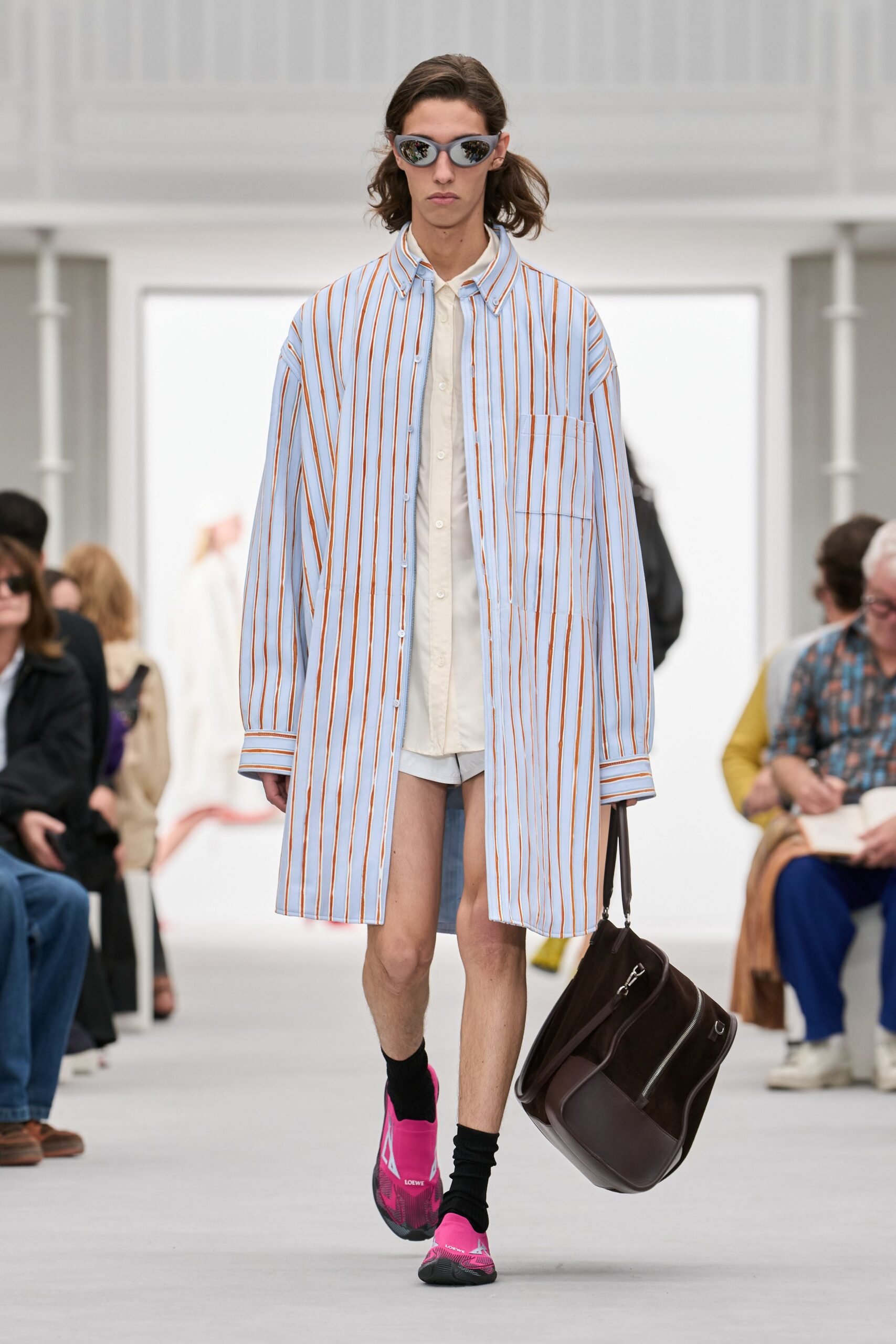loewe-spring-2027-ready-to-wear-look-48-scaled.jpg