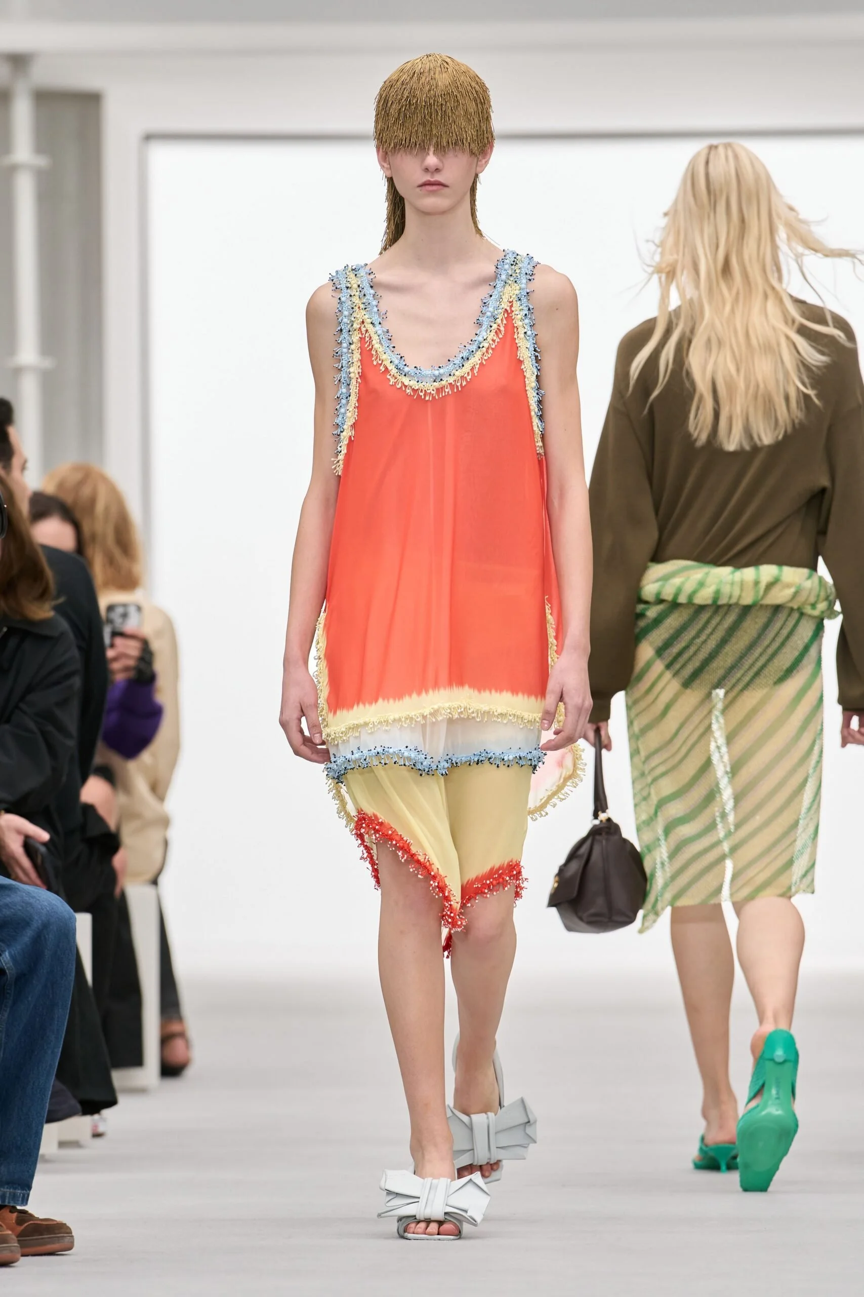 loewe-spring-2027-ready-to-wear-look-51-scaled.jpg