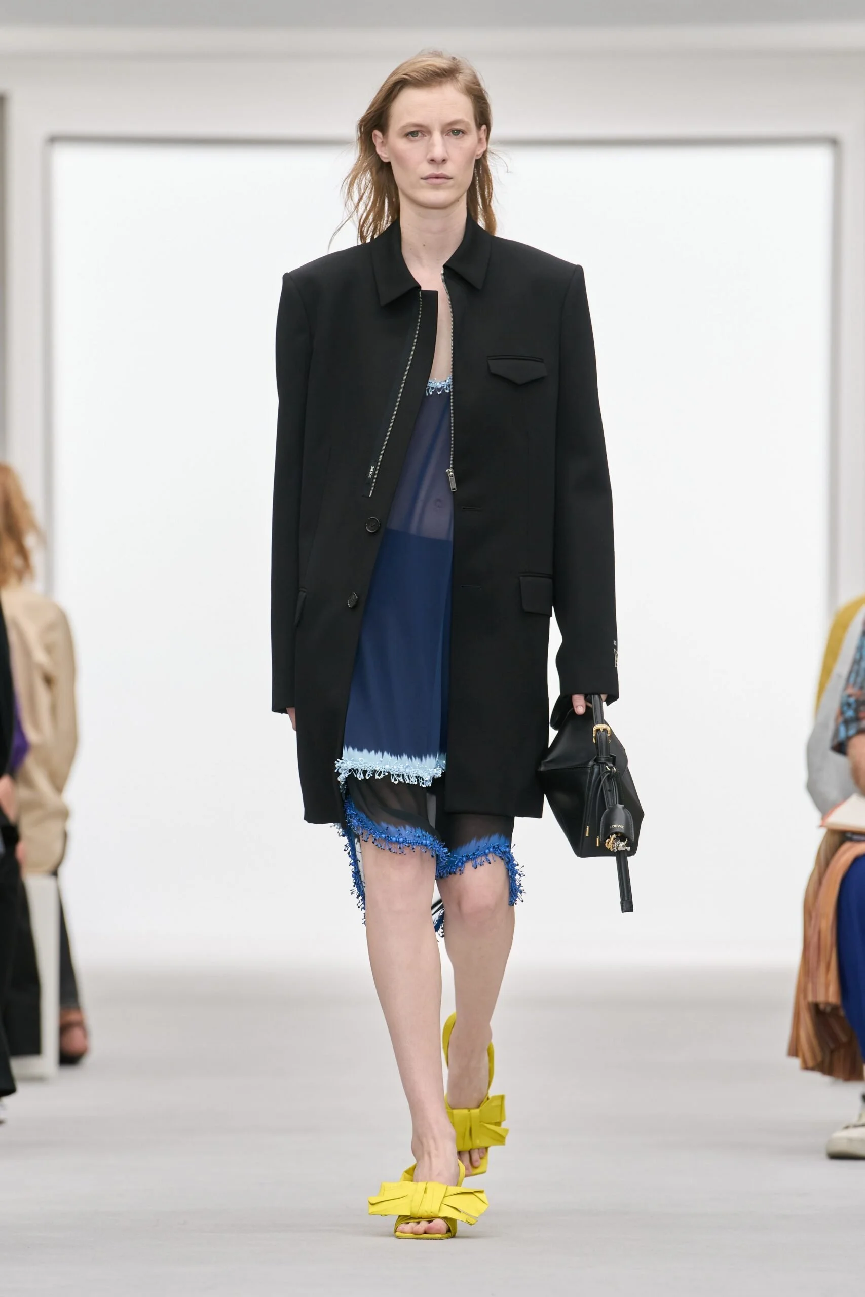 loewe-spring-2027-ready-to-wear-look-56-scaled.jpg