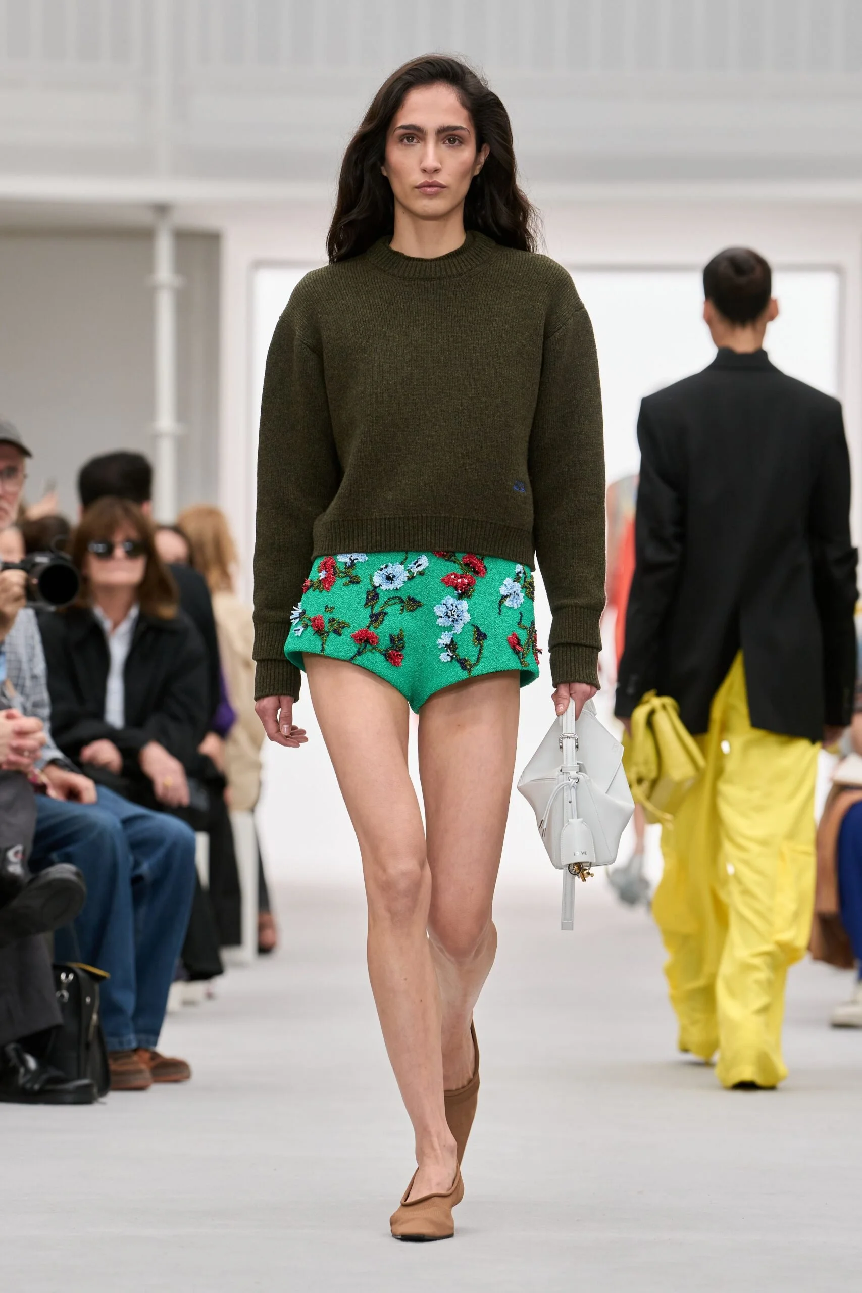 loewe-spring-2027-ready-to-wear-look-61-scaled.jpg