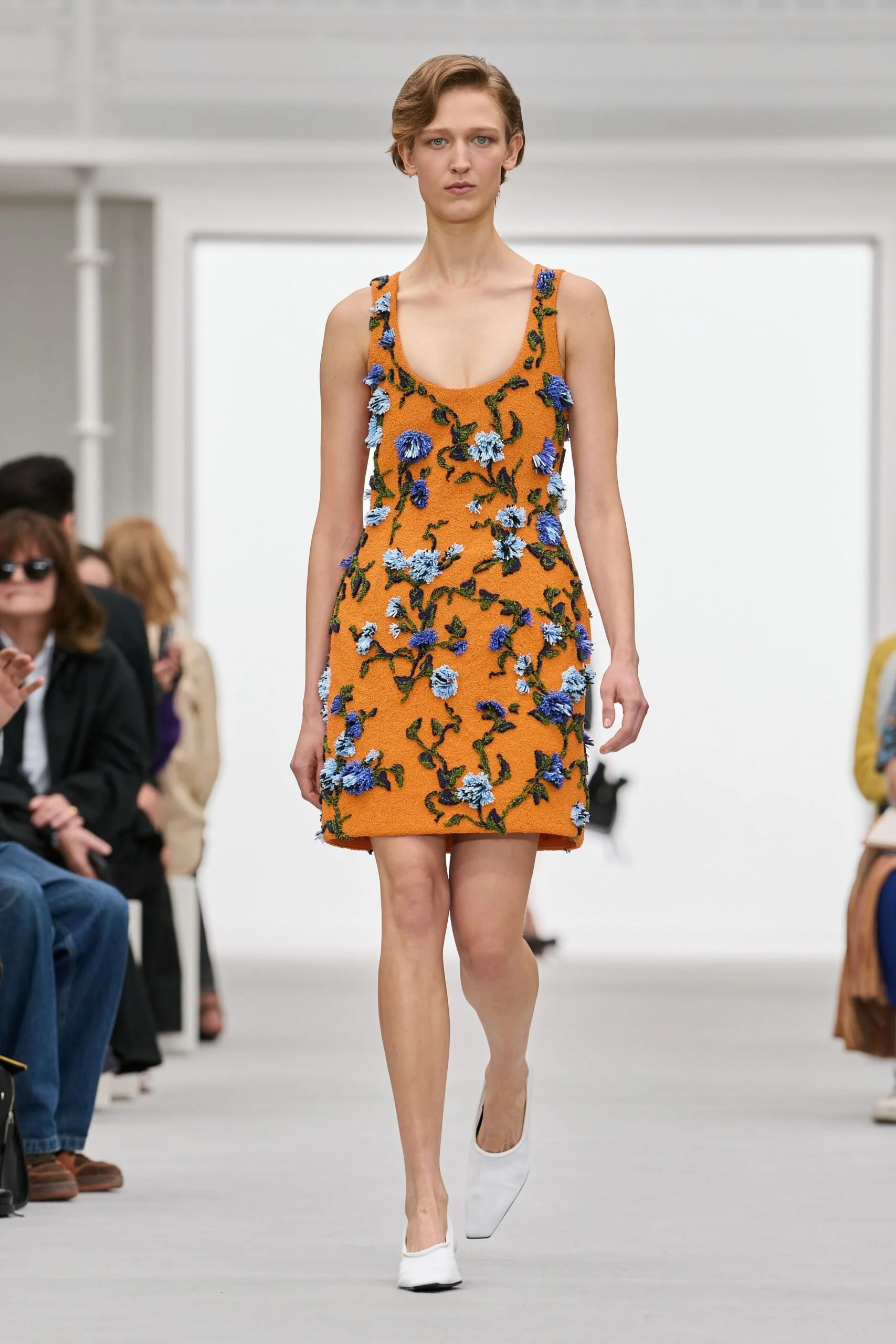 loewe-spring-2027-ready-to-wear-look-63-scaled.jpg
